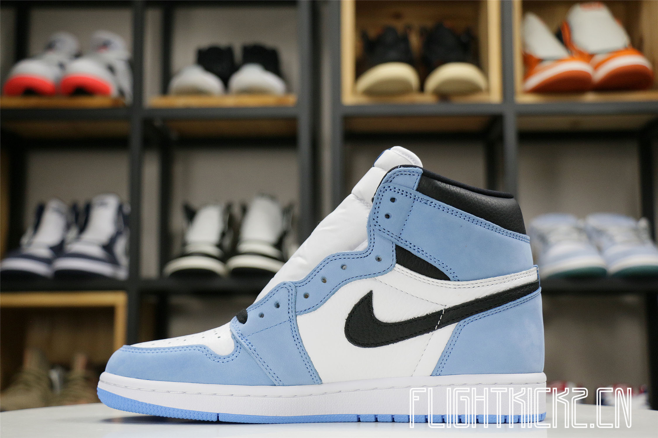 Jordan 1 Retro High White University Blue Black