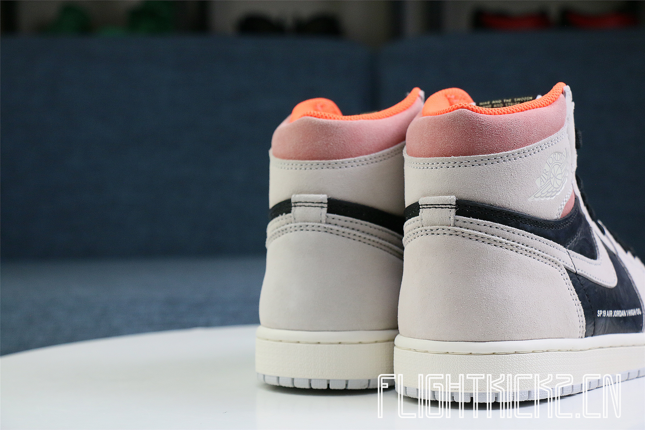 Air Jordan 1 Retro High OG Grey Crimson 2019