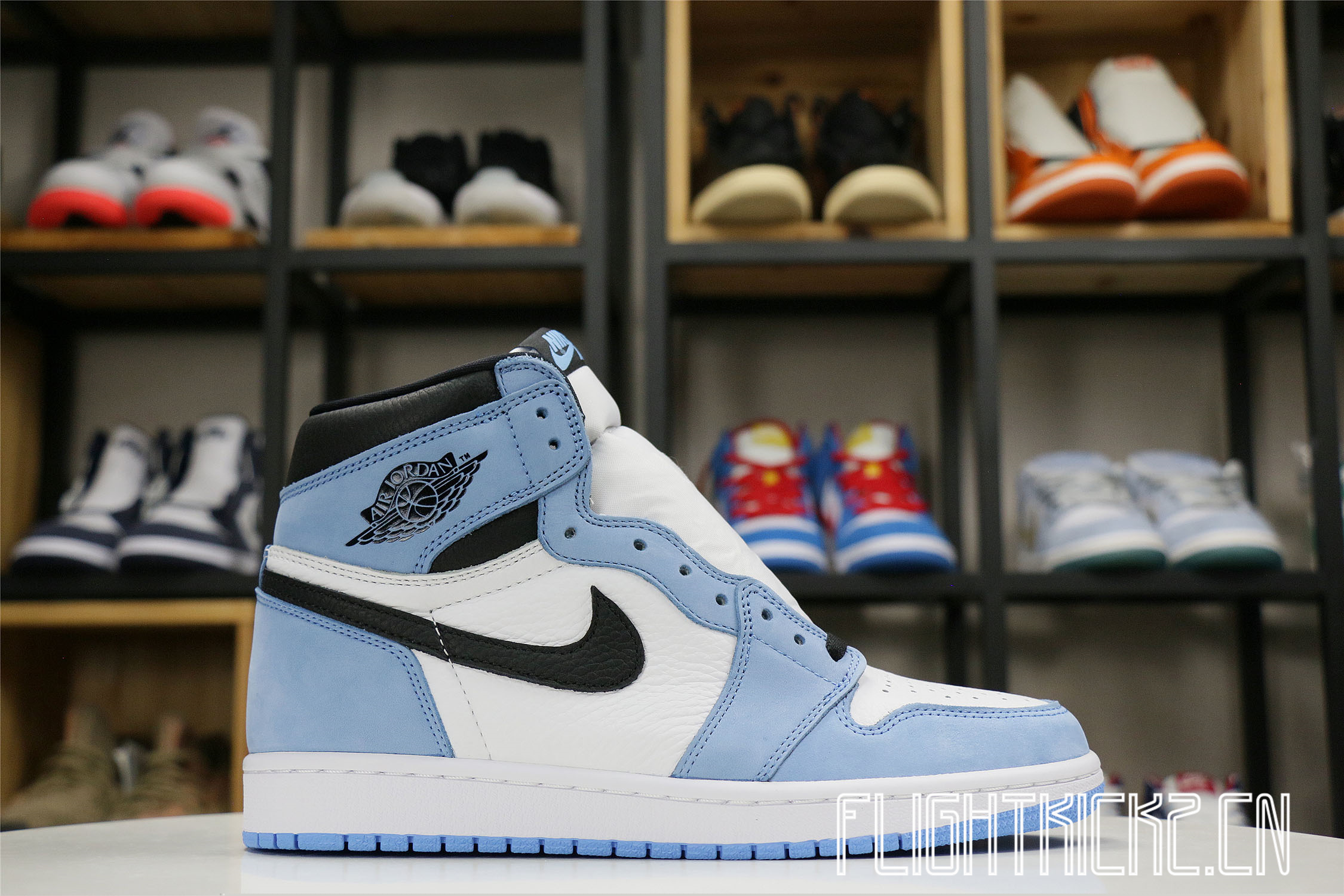 Jordan 1 Retro High White University Blue Black