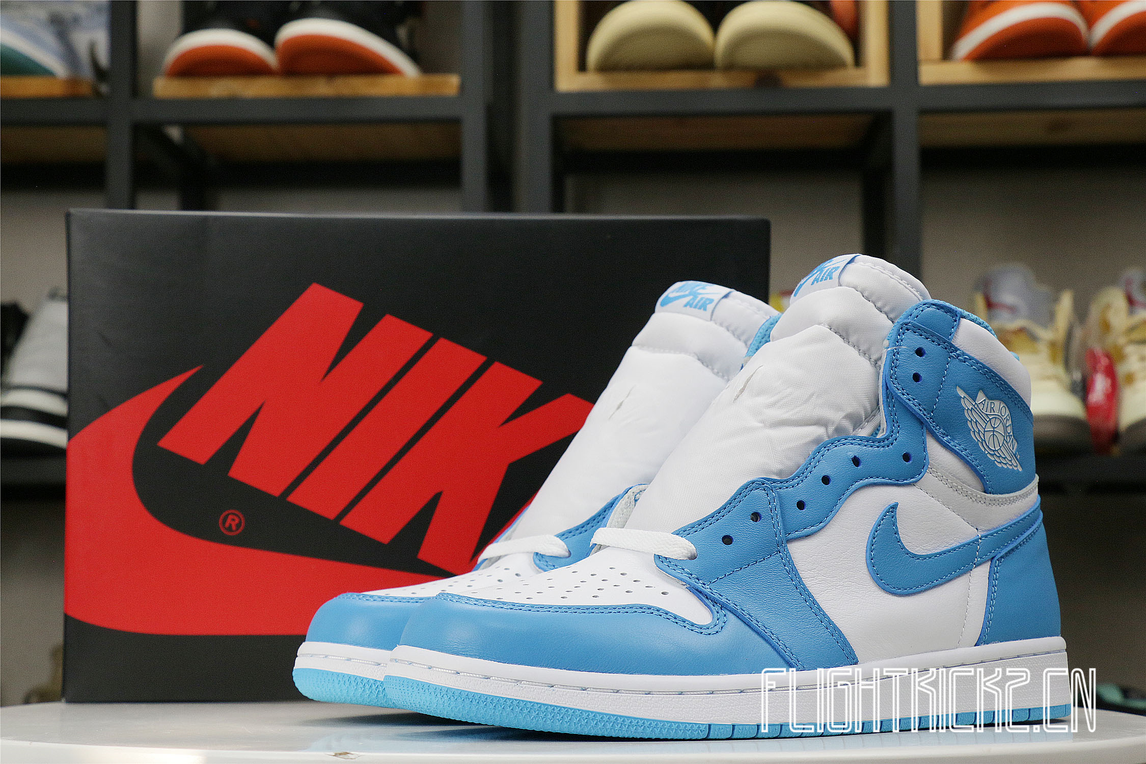 Air Jordan 1 Retro High OG UNC 2015