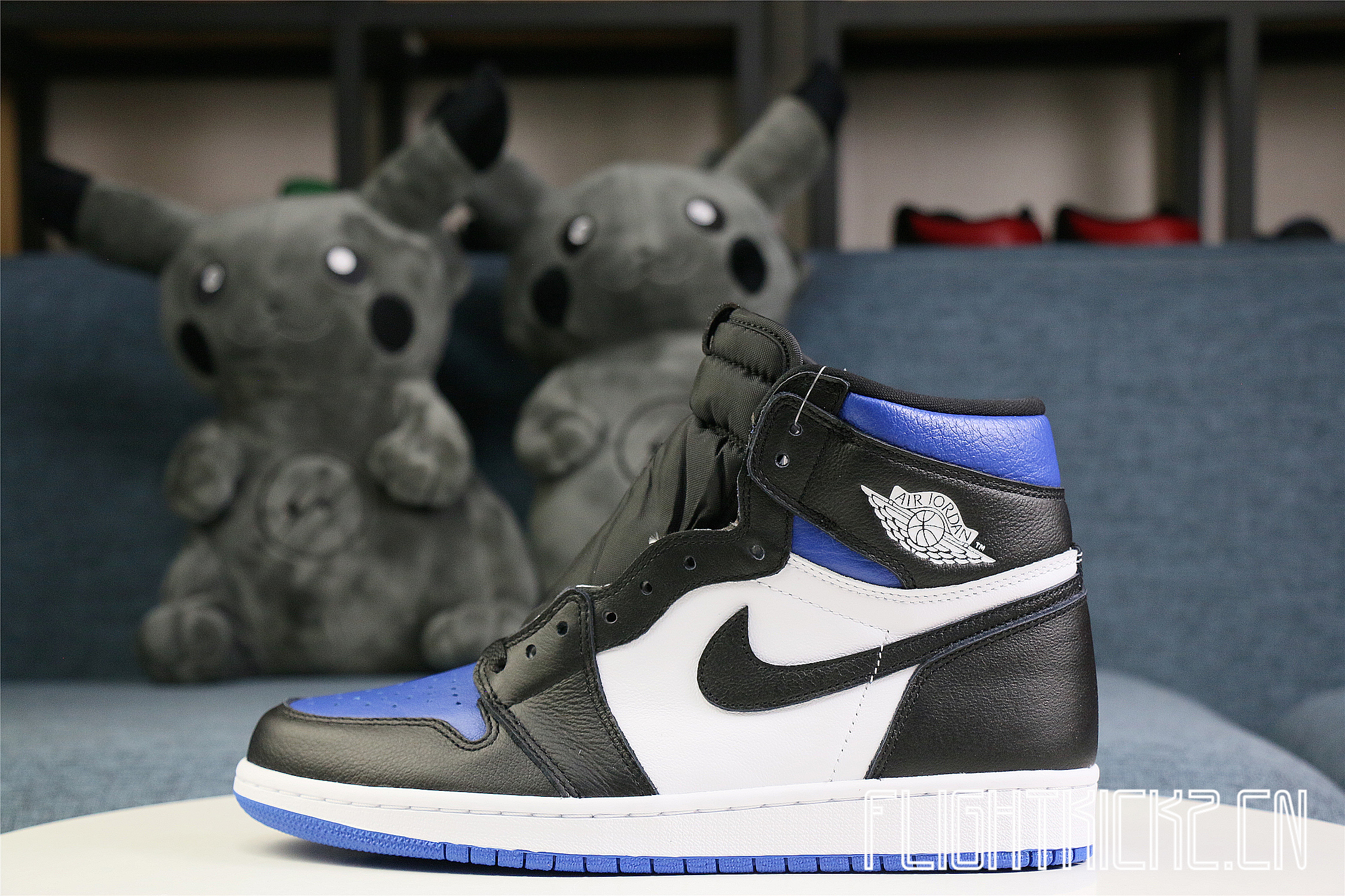 AIR JORDAN 1 Retro Royal Toe 2020