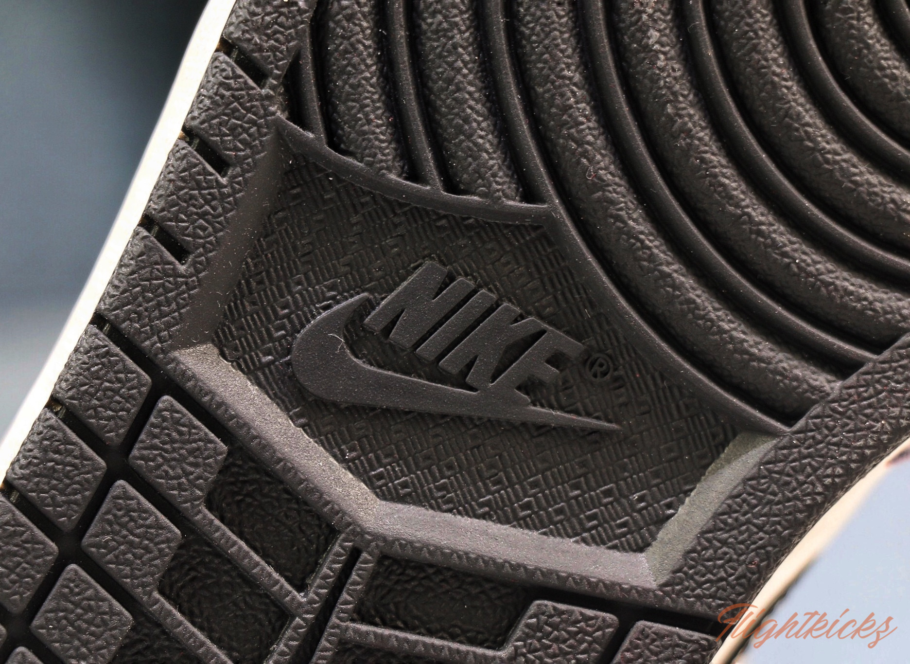 Jordan 1 Retro High OG Defiant SB LA to Chicago