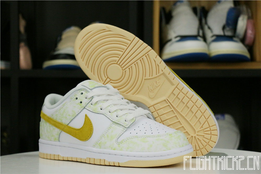 Nike Dunk Low Yellow Strike (W)