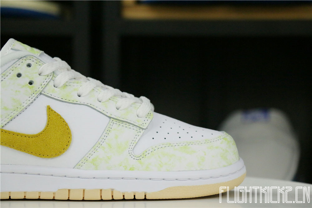 Nike Dunk Low Yellow Strike (W)