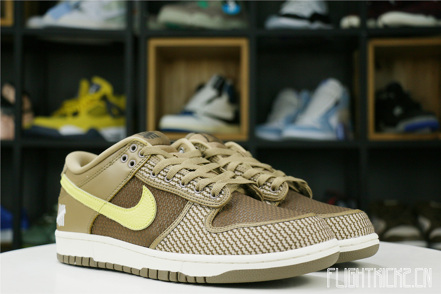 Nike Dunk Low SP UNDEFEATED Canteen Dunk vs. AF1 Pack