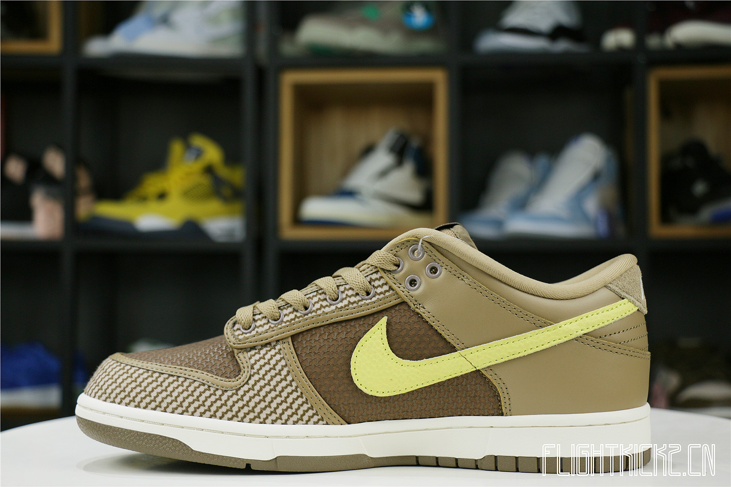 Nike Dunk Low SP UNDEFEATED Canteen Dunk vs. AF1 Pack