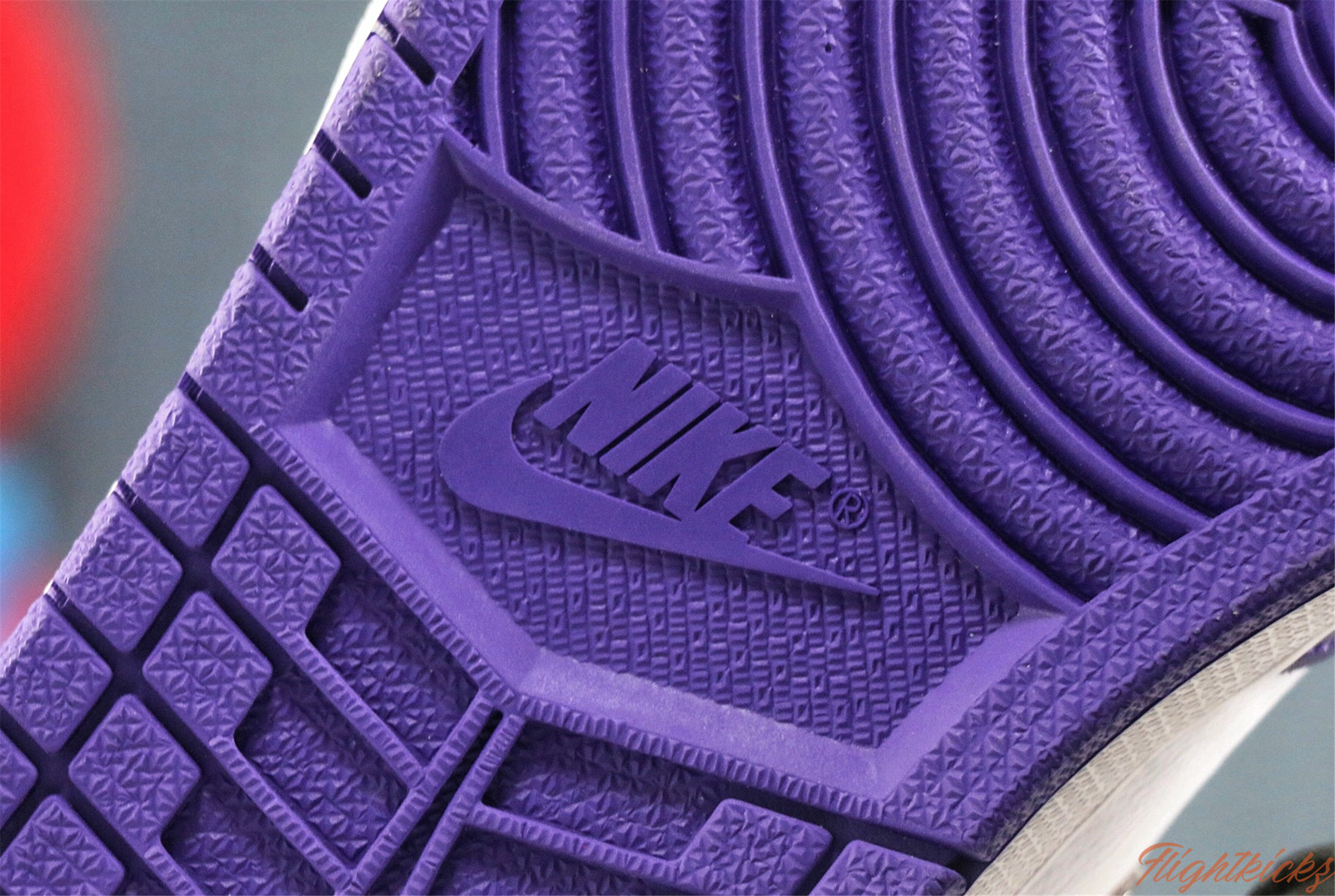 Air Jordan 1 Retro High Court Purple White 2.0 2020