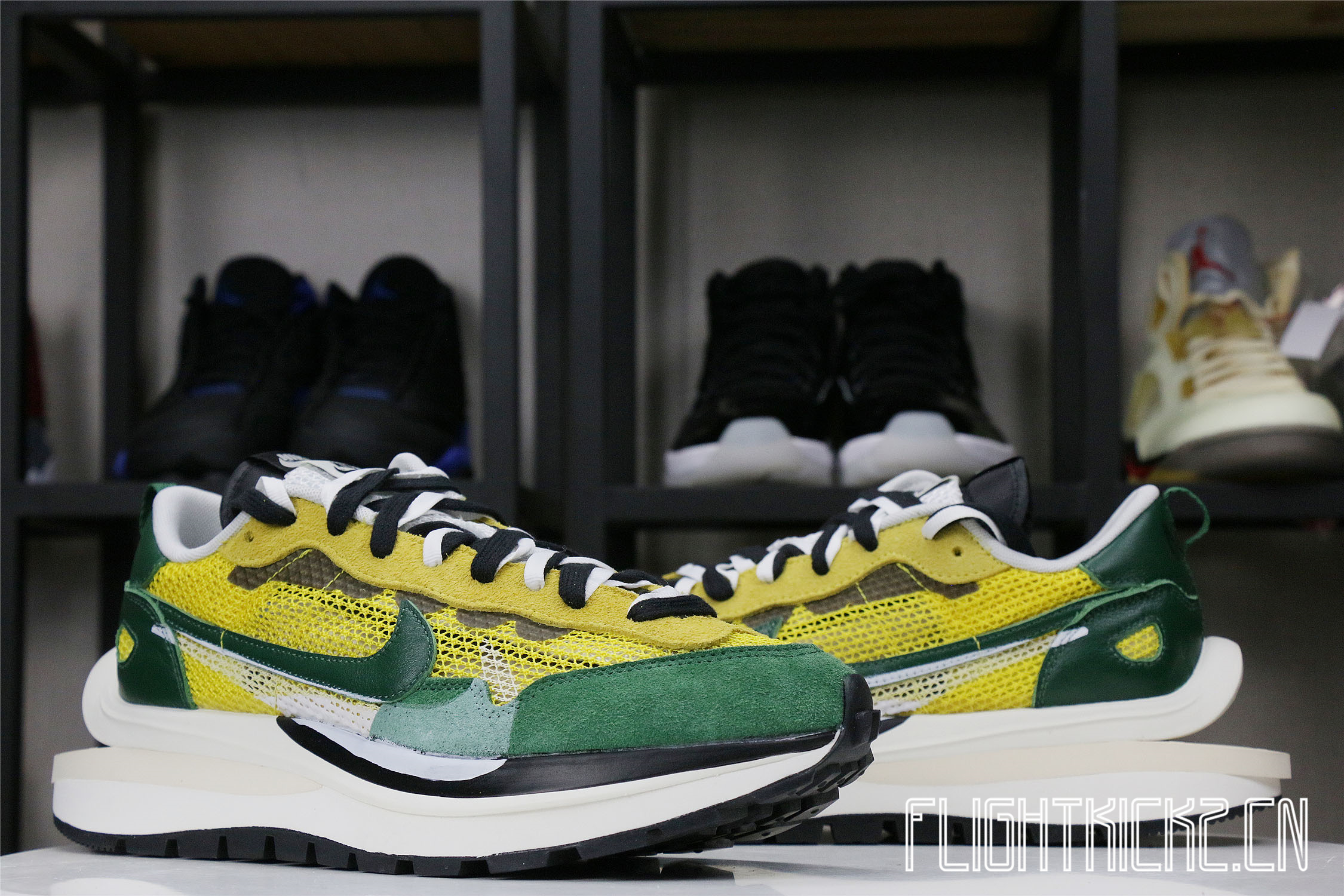 Nike Vaporwaffle sacai Tour Yellow Stadium Green (LN5 A1)