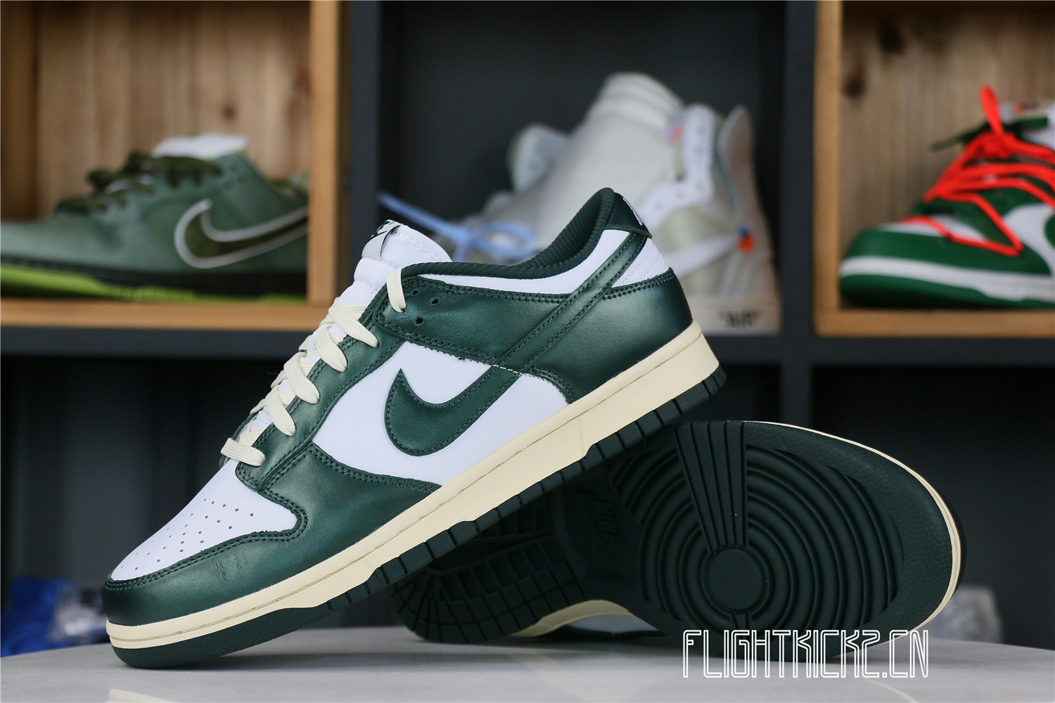 Nike Dunk Low Vintage Green (W)(LN5 A1 Batch)