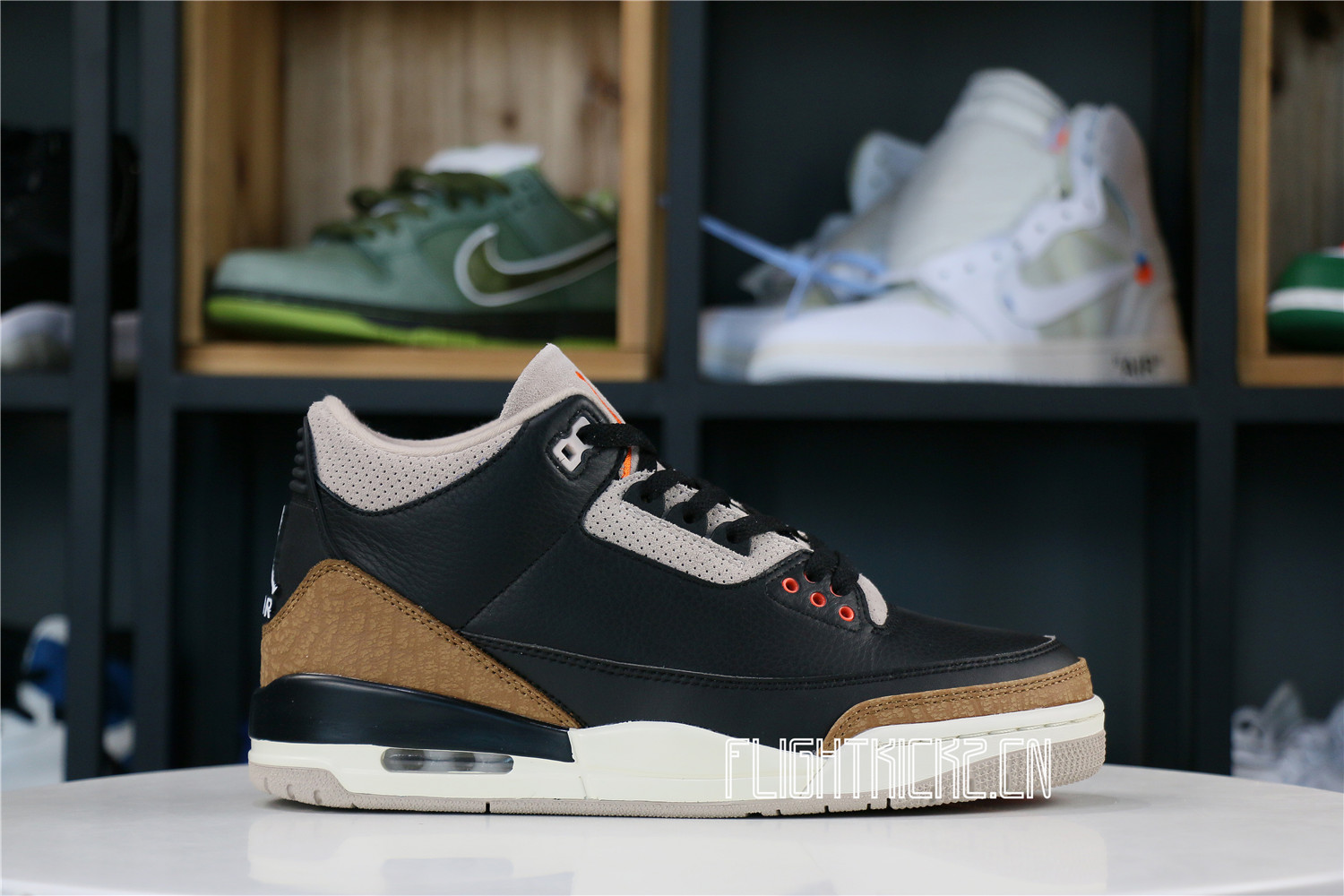 AIR JORDAN 3 RETRO ‘DESERT’