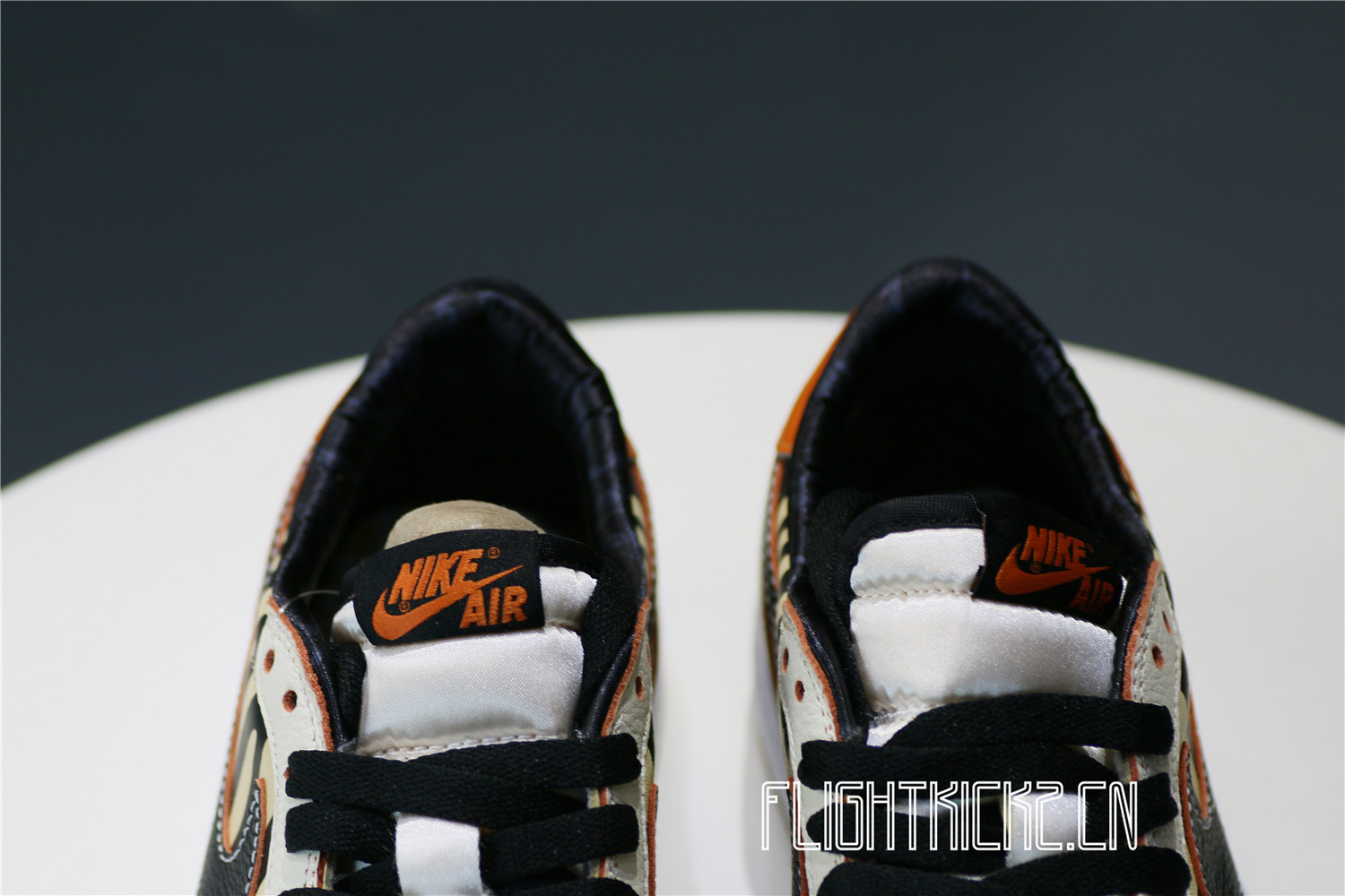 Jordan 1 Low OG Year of the Tiger