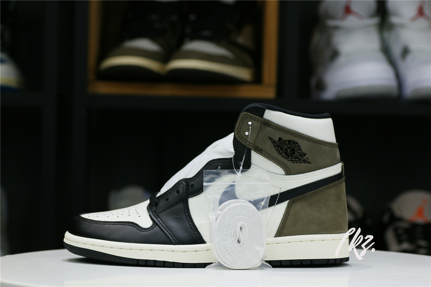 Jordan 1 Retro High Dark Mocha 2020 (LN5 A1 Batch)