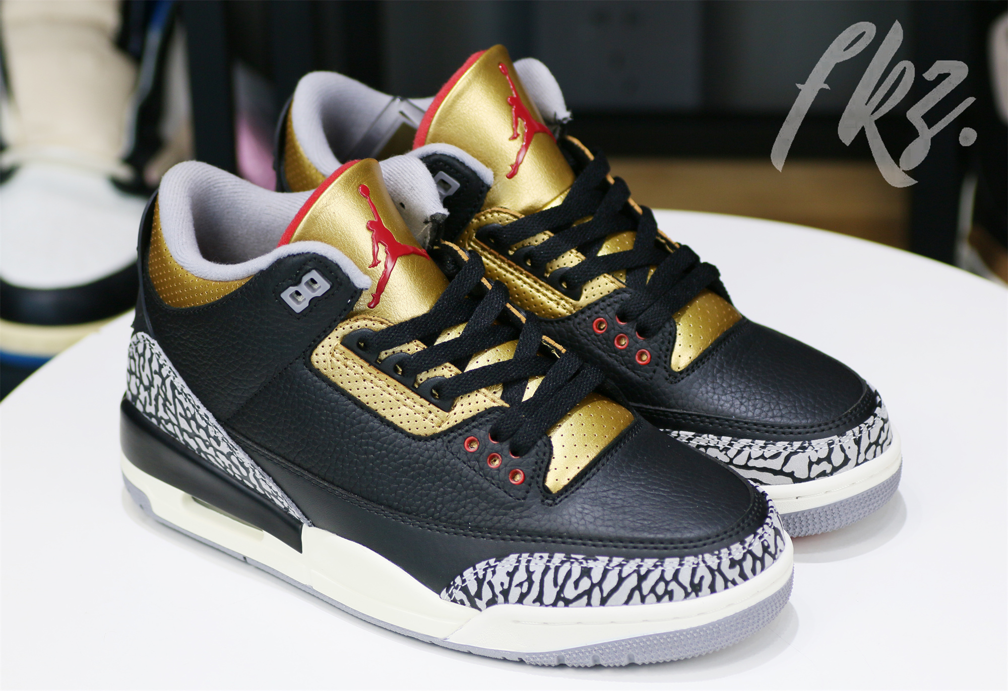 Air Jordan 3 “Black Cement Gold” 2022