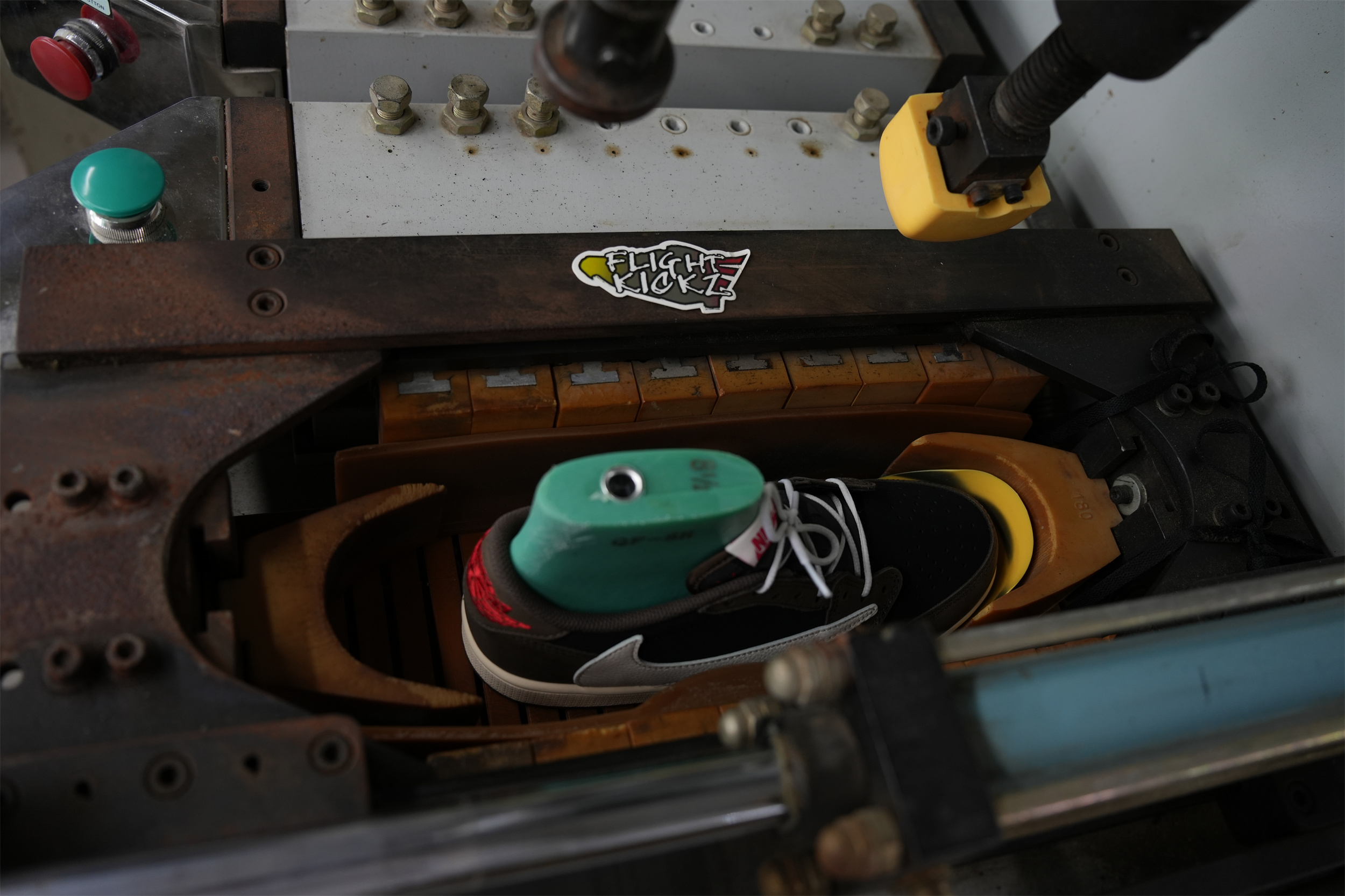 Travis Scott X Air Jordan 1 Low ‘Cactus Jack’ (LN5 A1 Batch)