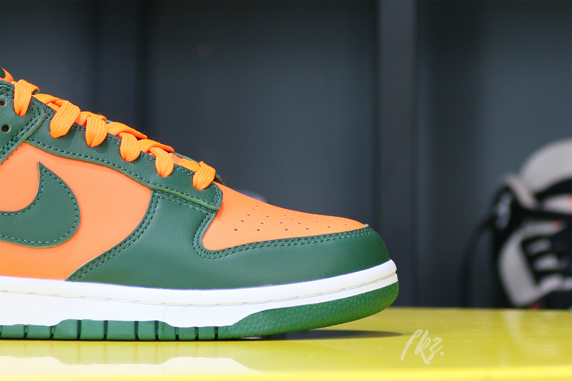 Nike Dunk Low “Miami Hurricanes”