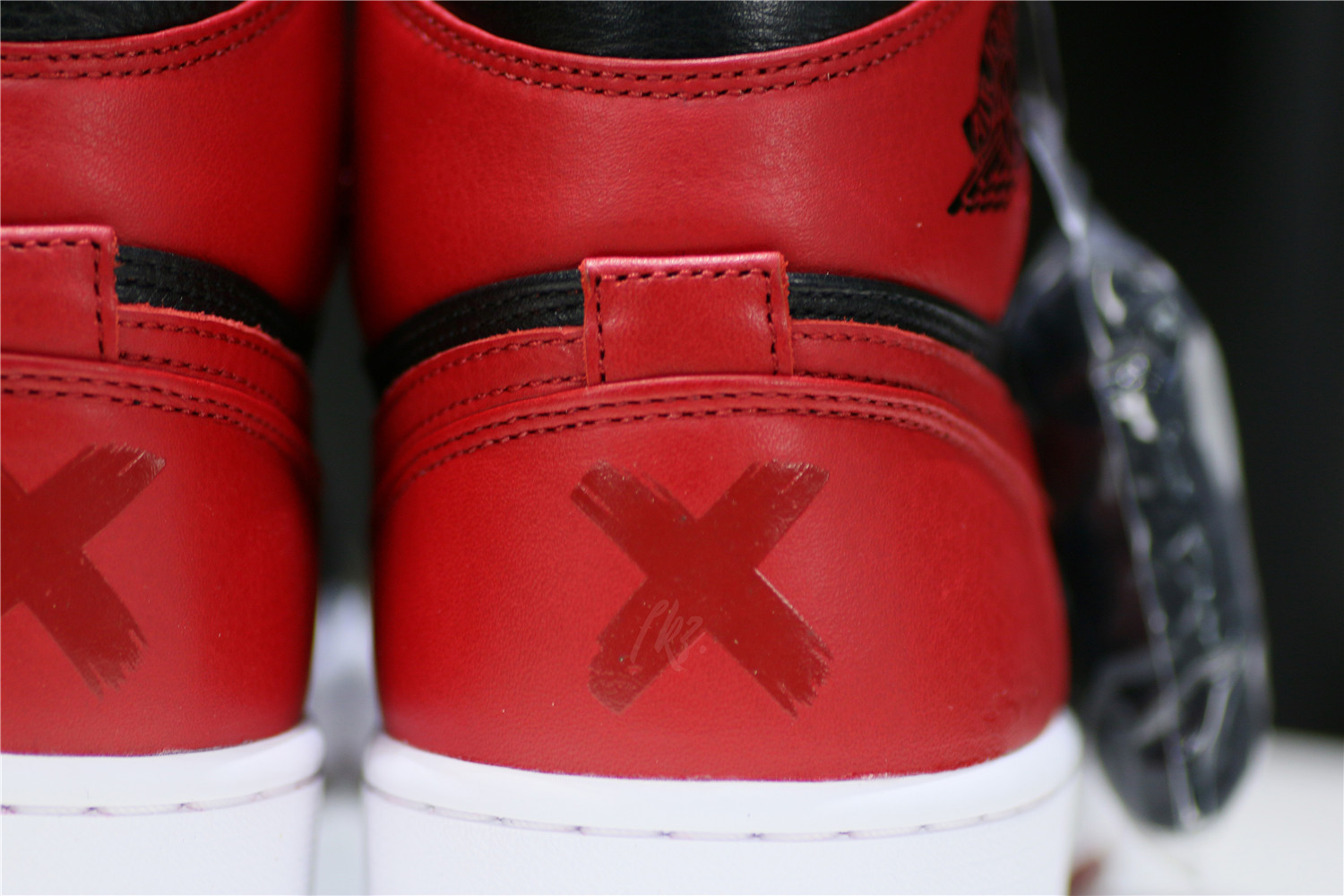 Air Jordan 1 OG Banned/Bred 2011 (LN5 A1 ,Deadstock,with tiny Flaws)