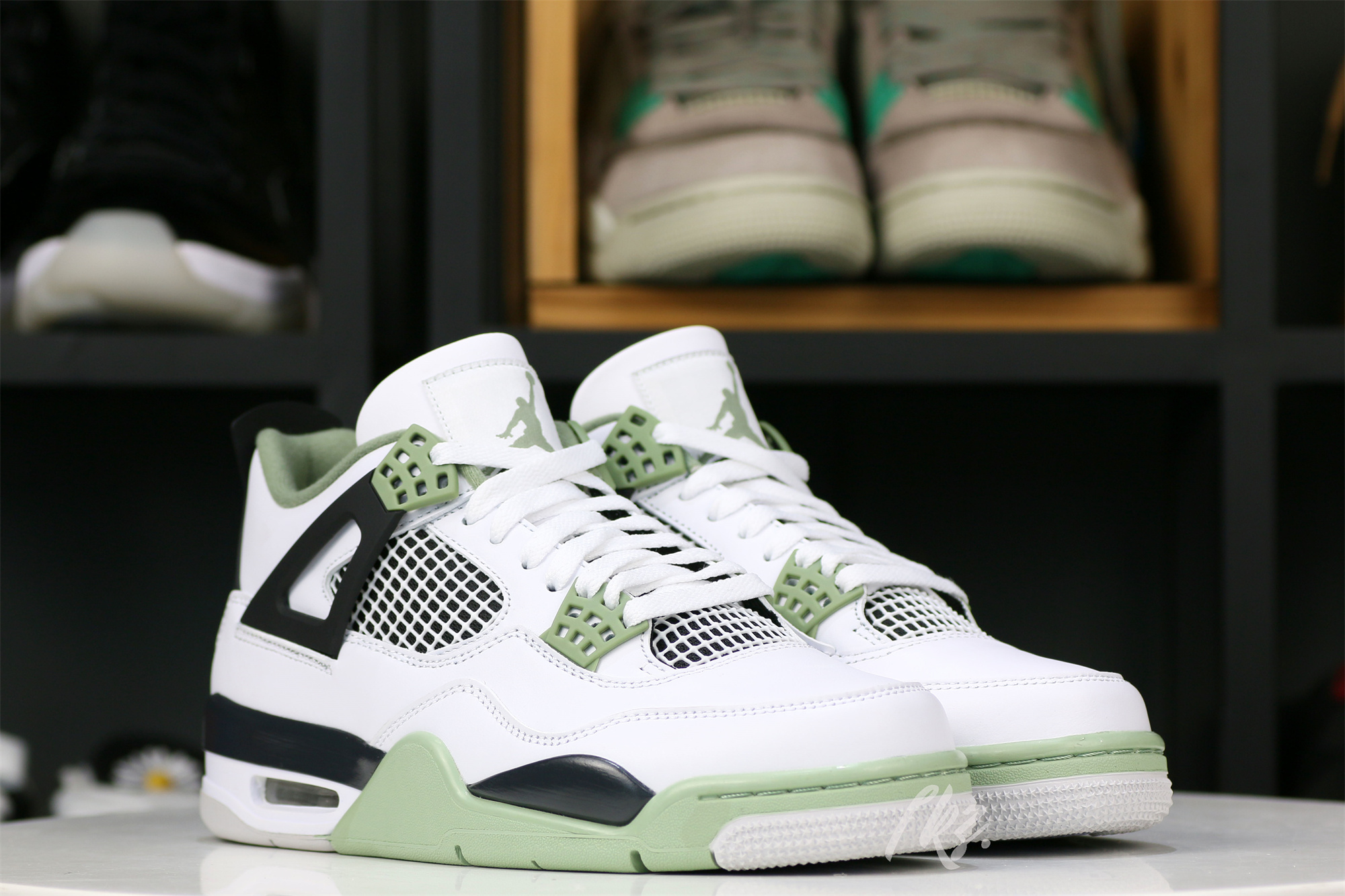 Jordan 4 Retro Seafoam WMs 2023