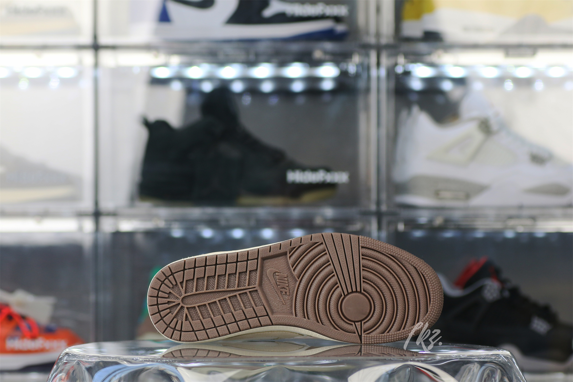 Air Jordan 1 Retro Low OG Year Of The Rabbit 2023