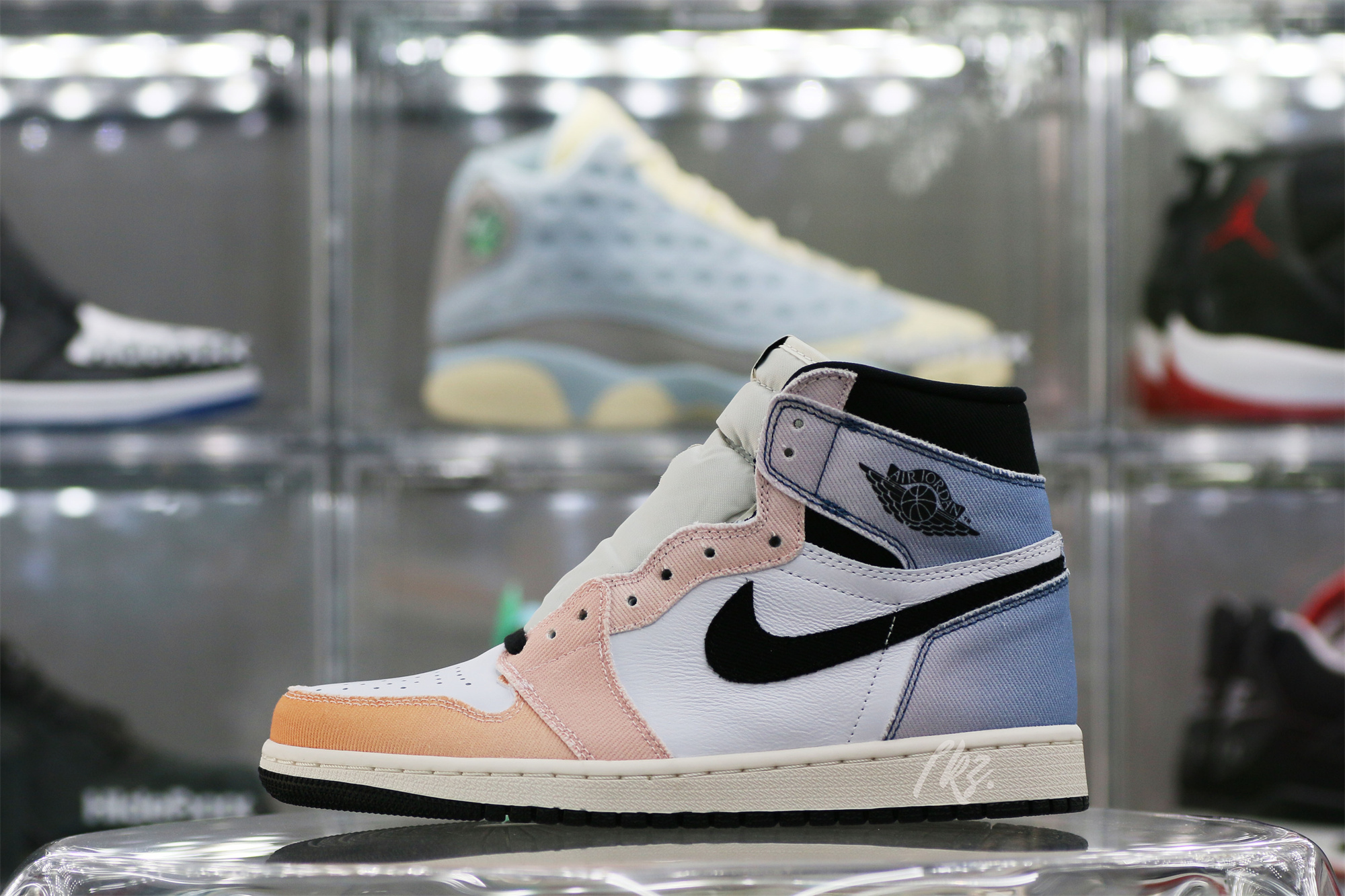 Air Jordan 1 Retro High OG Skyline