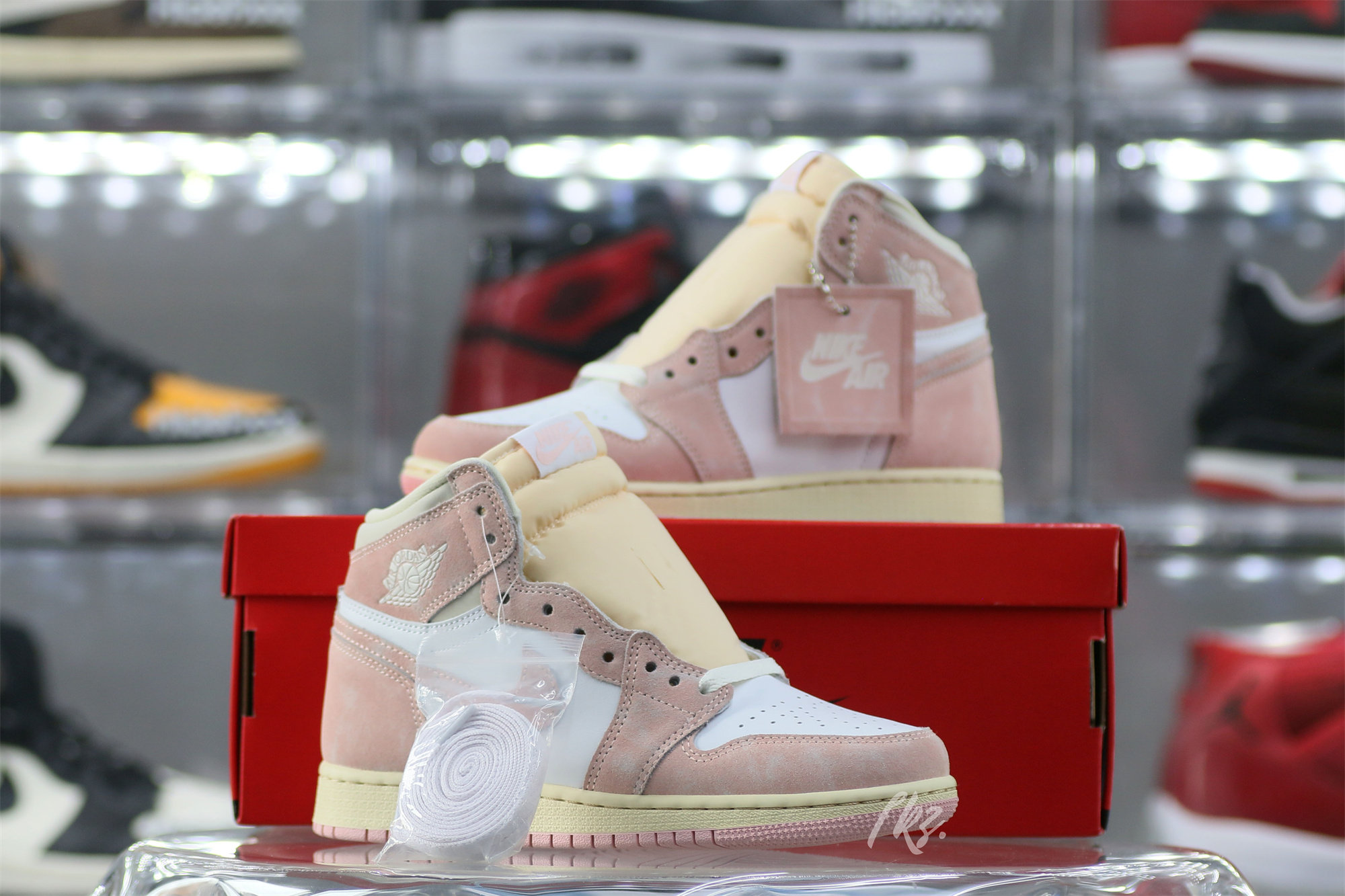 Air Jordan 1 Retro High OG ‘Washed Pink’ Wmns