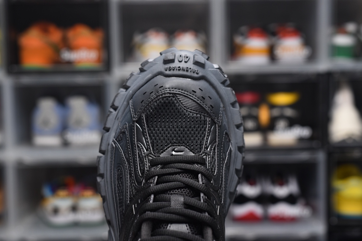 Balenciag* Defender Black