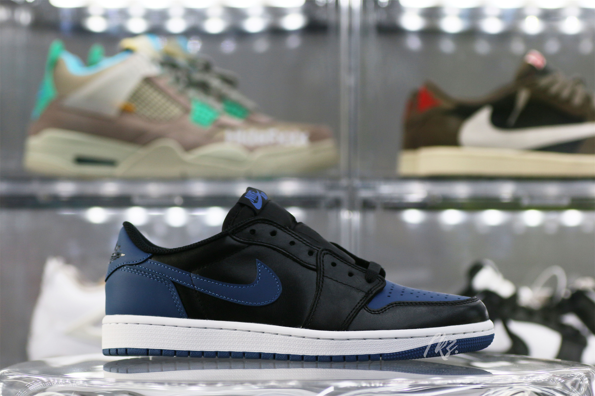 Air Jordan 1 Retro Low OG Mystic Navy