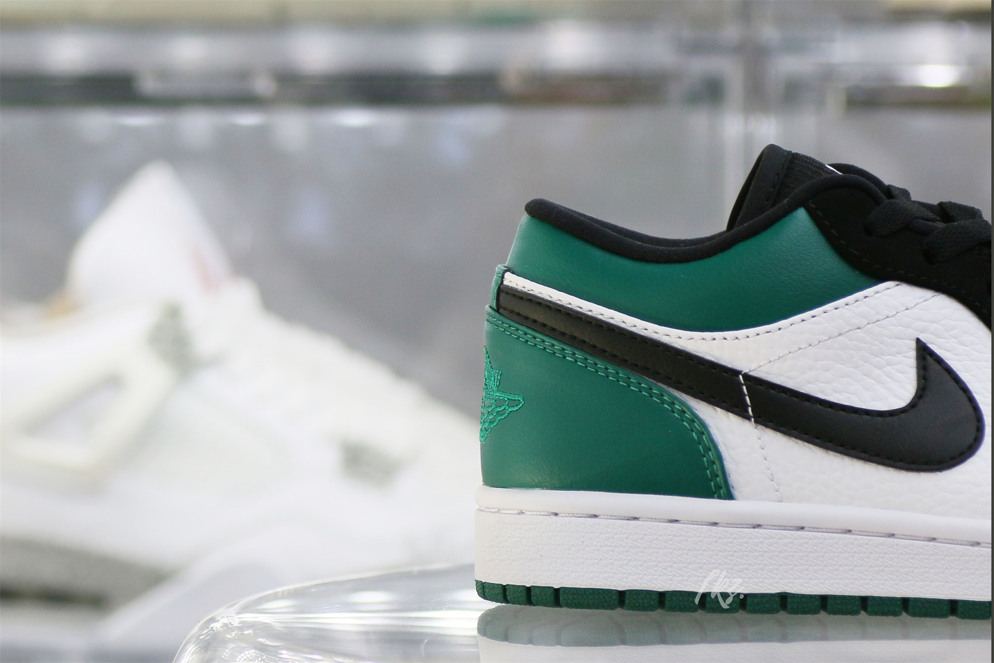 Air Jordan 1 Low Mystic Green 2019
