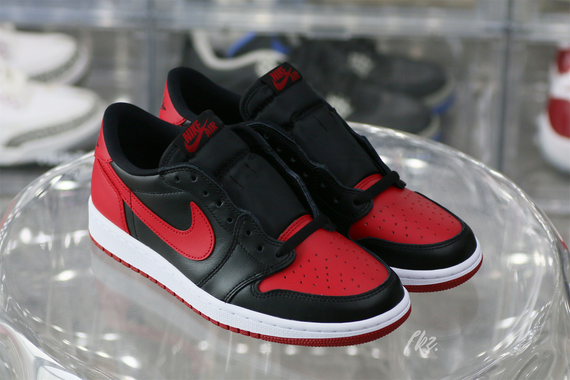 Air Jordan 1 Retro Low Bred 2015