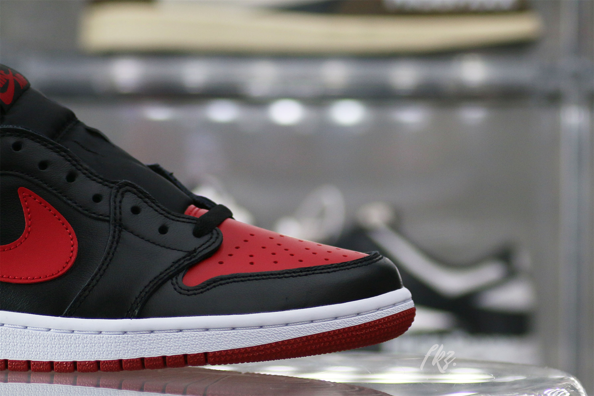 Air Jordan 1 Retro Low Bred 2015
