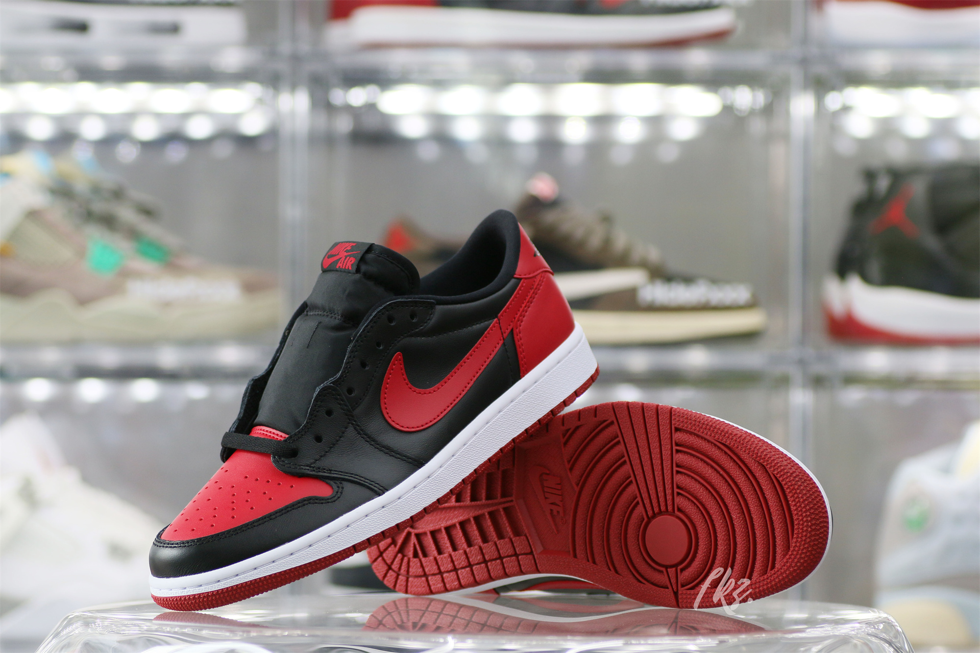 Air Jordan 1 Retro Low Bred 2015