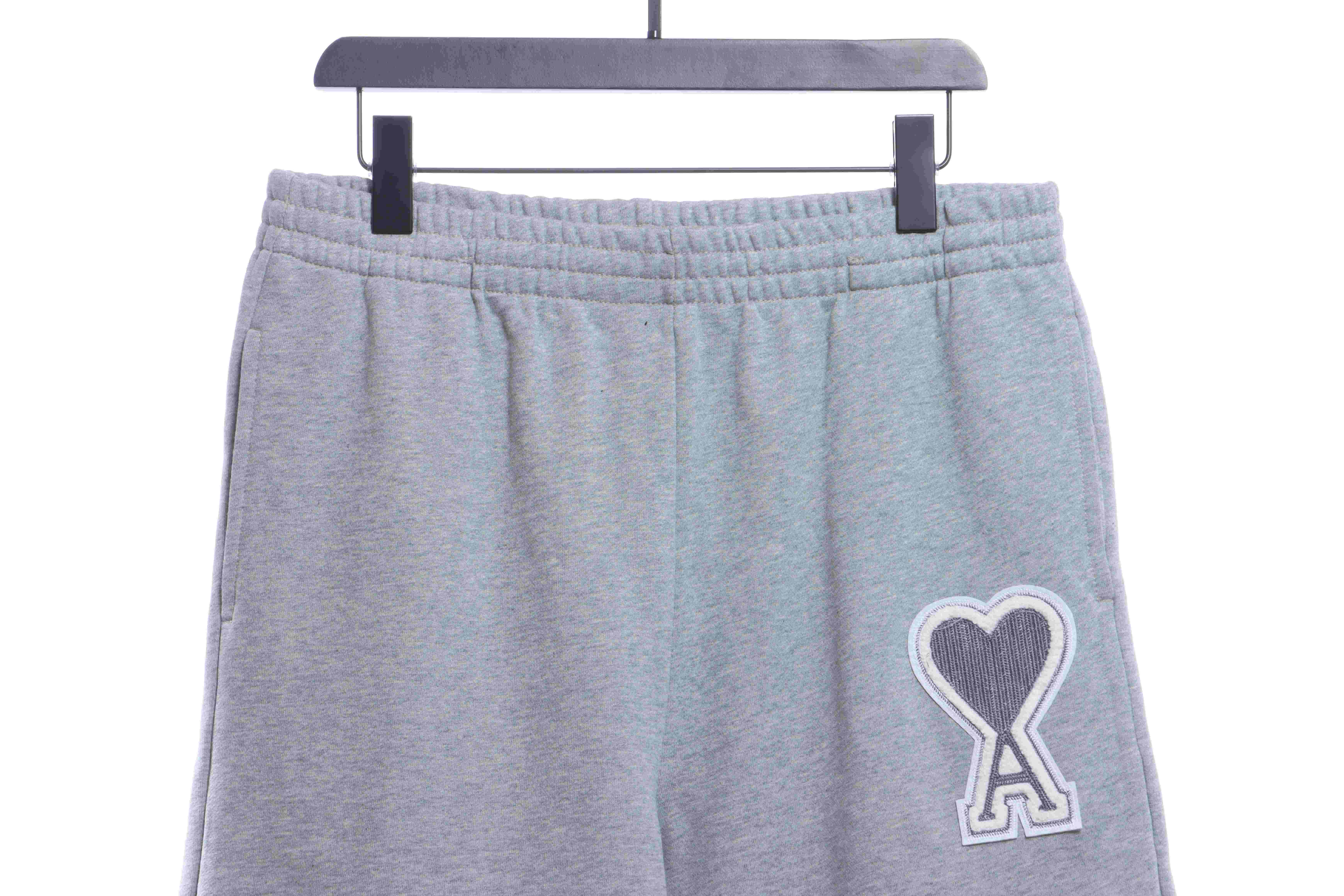 AMI 22ss heart embroidery shorts