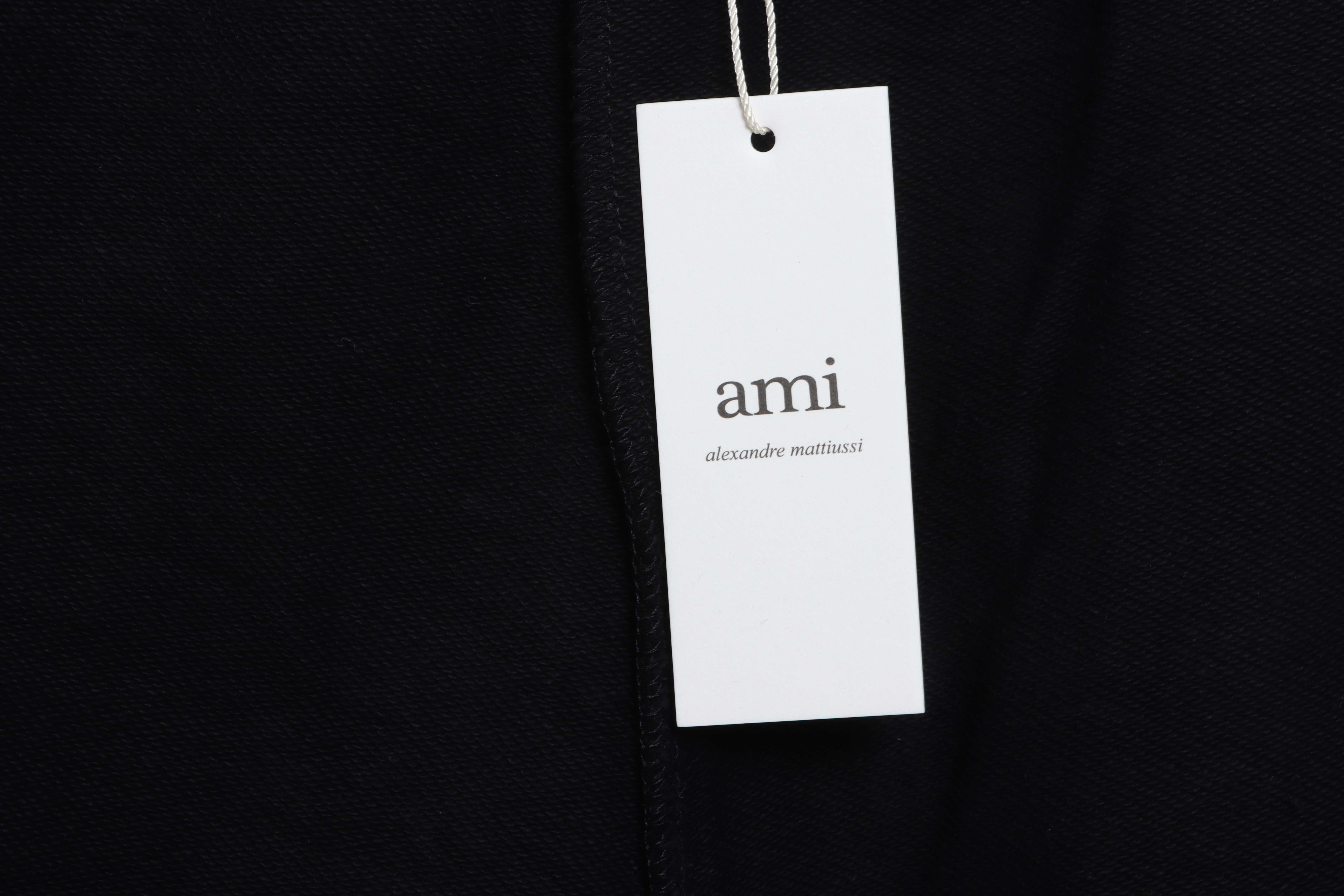 AMI 22ss heart embroidery shorts