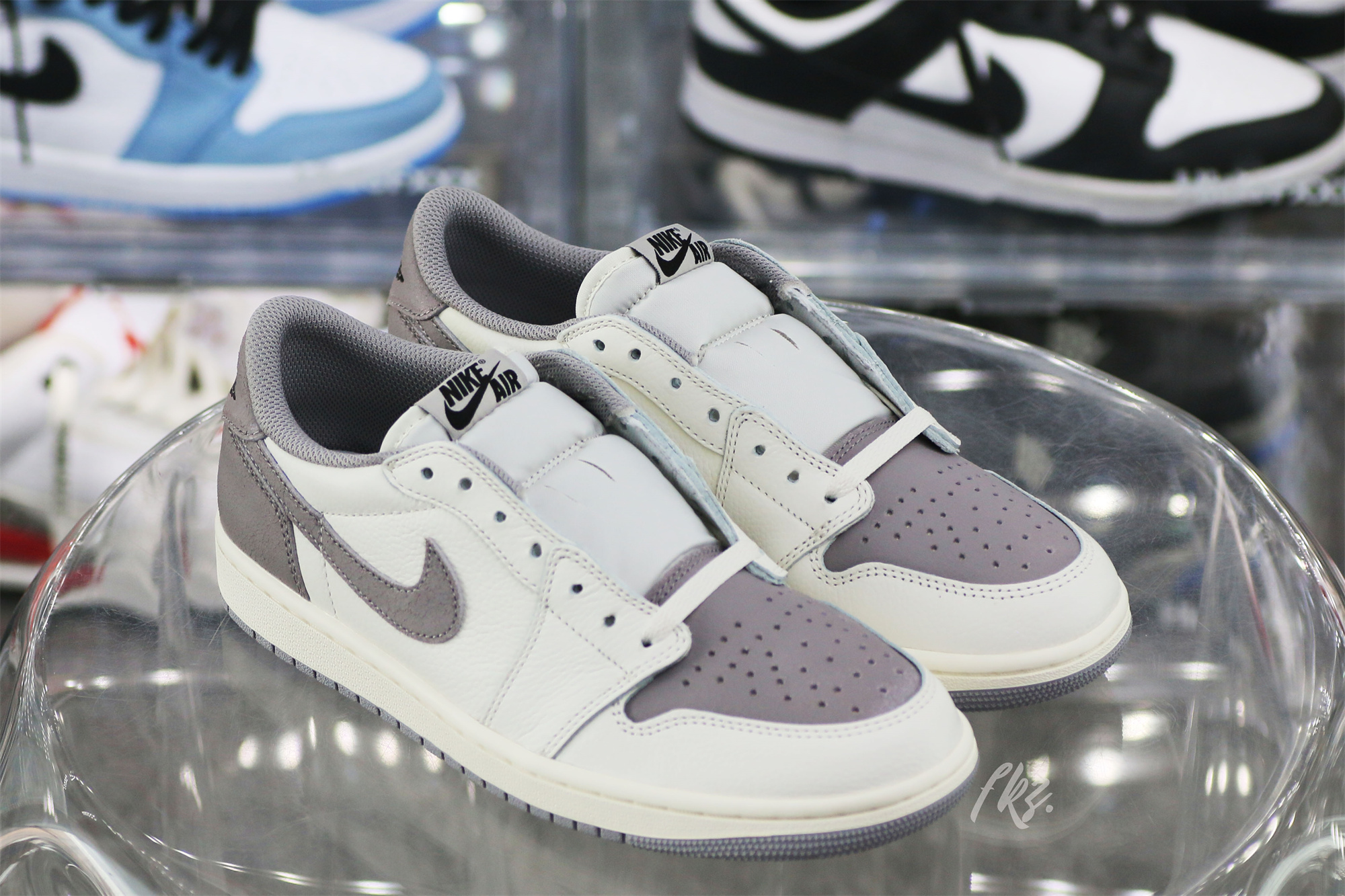 Air Jordan 1 Low OG Atmosphere Grey 2023