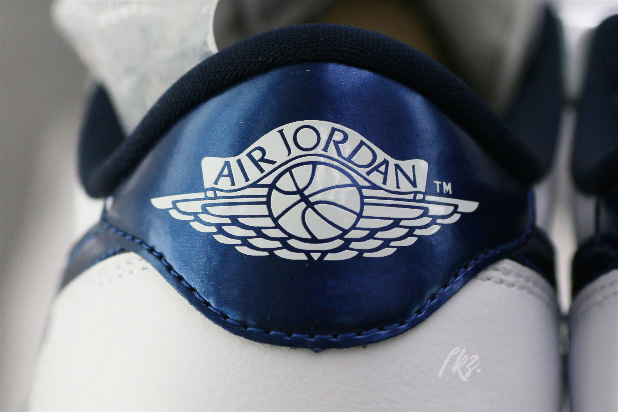 Air Jordan 1 Retro Low Metallic Blue
