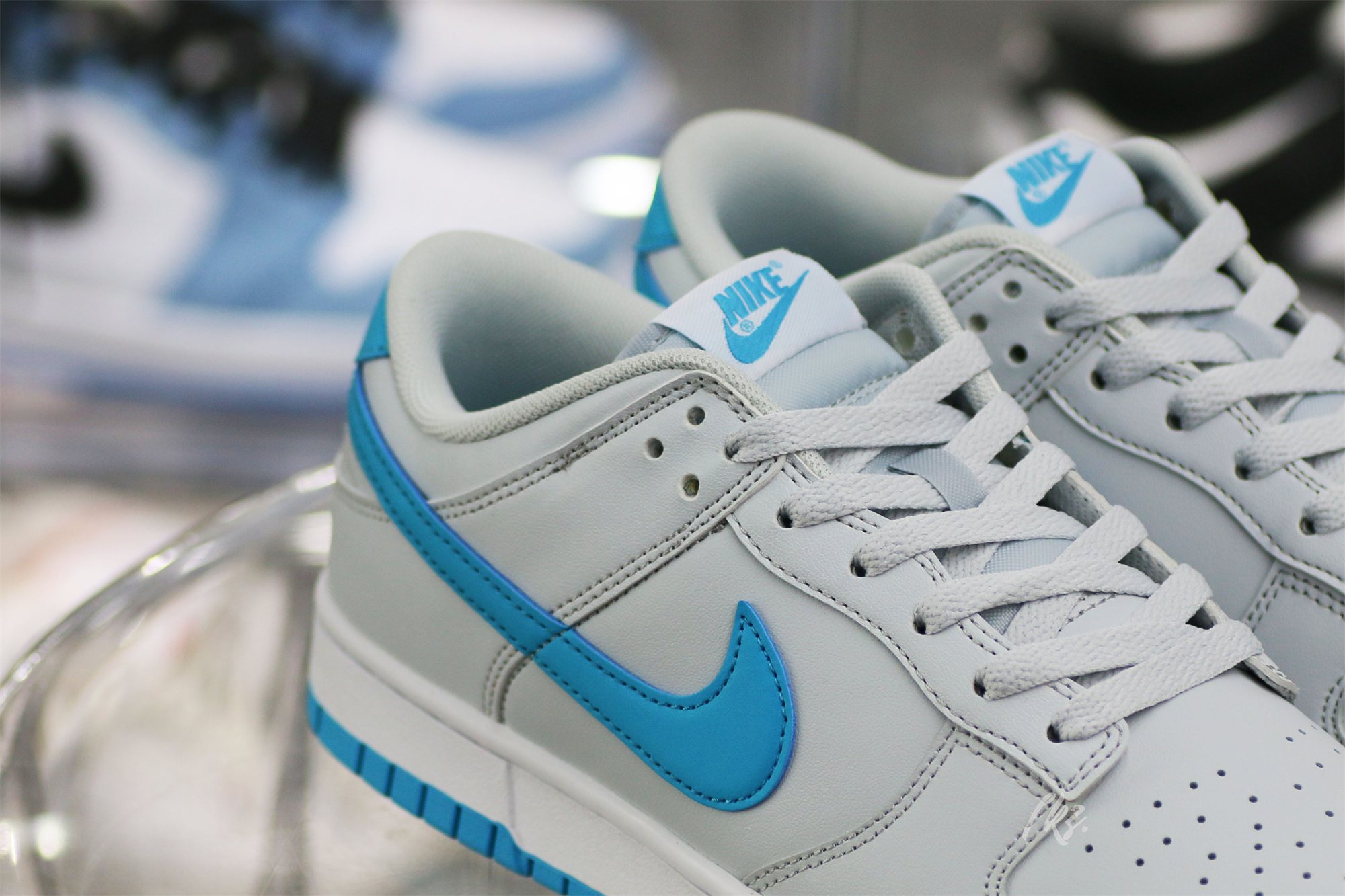 Nike Dunk Low Retro Pure Platinum Blue Lightning