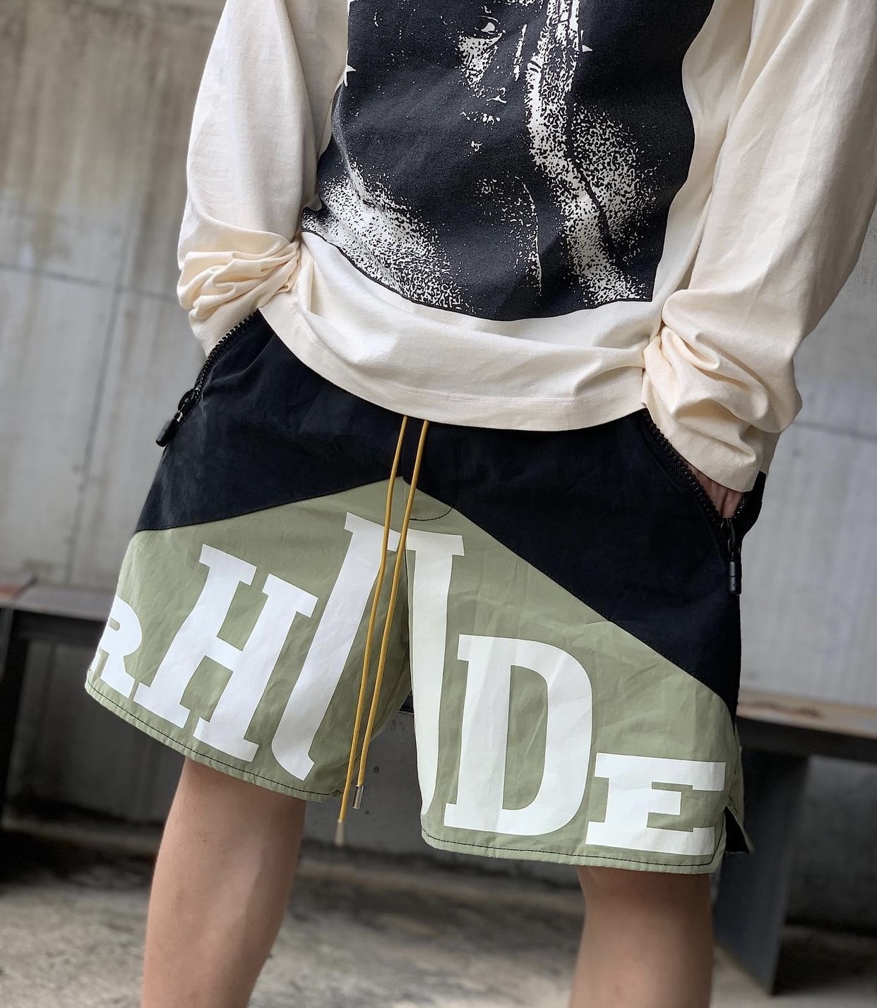 RHUDE vintage logo print two-tone drawstring shorts