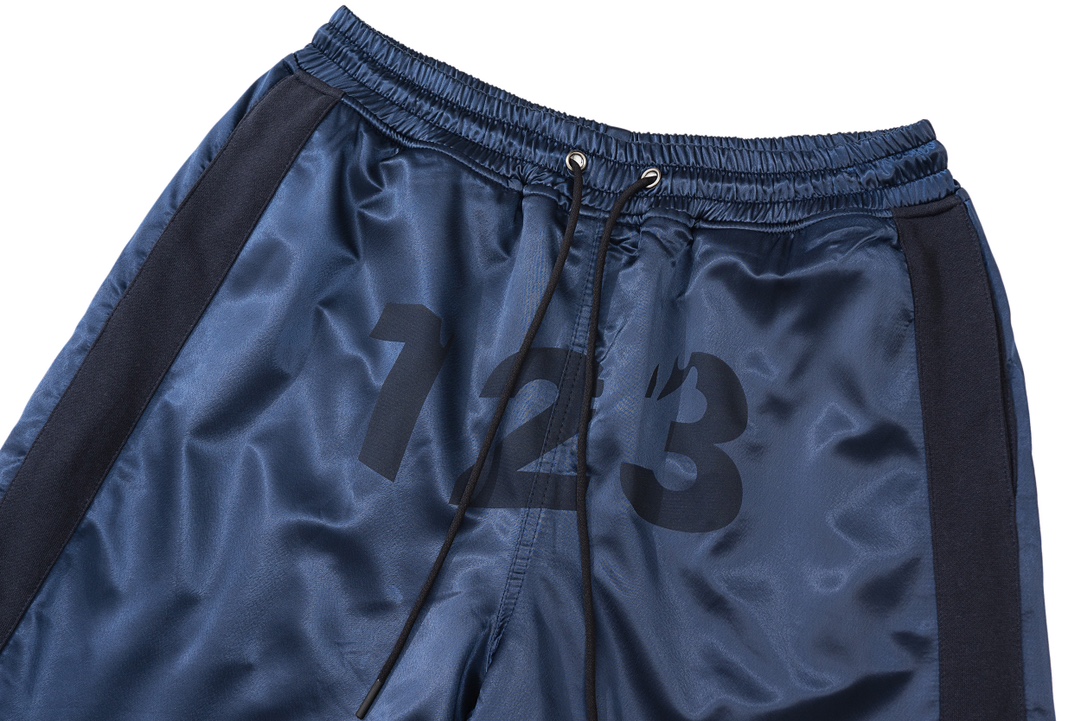 RRR-123 LOGO PRINT DRAWSTRING SHORTS