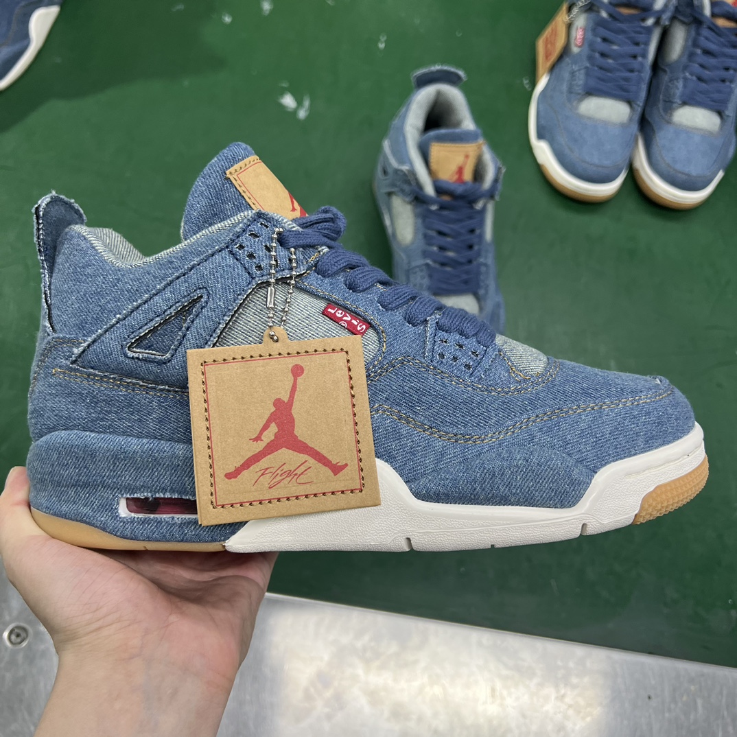 Air Jordan 4 Retro Levi’s Denim (Levi’s Tag)