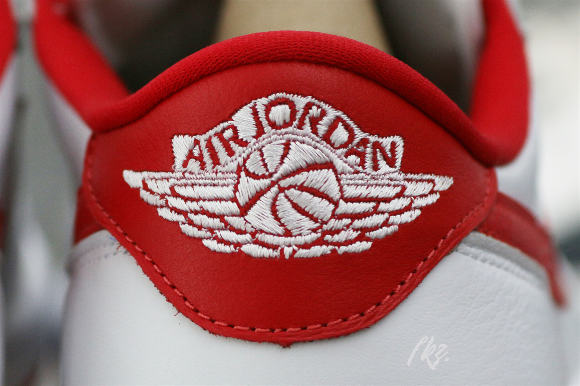Air Jordan 1 Low University Red