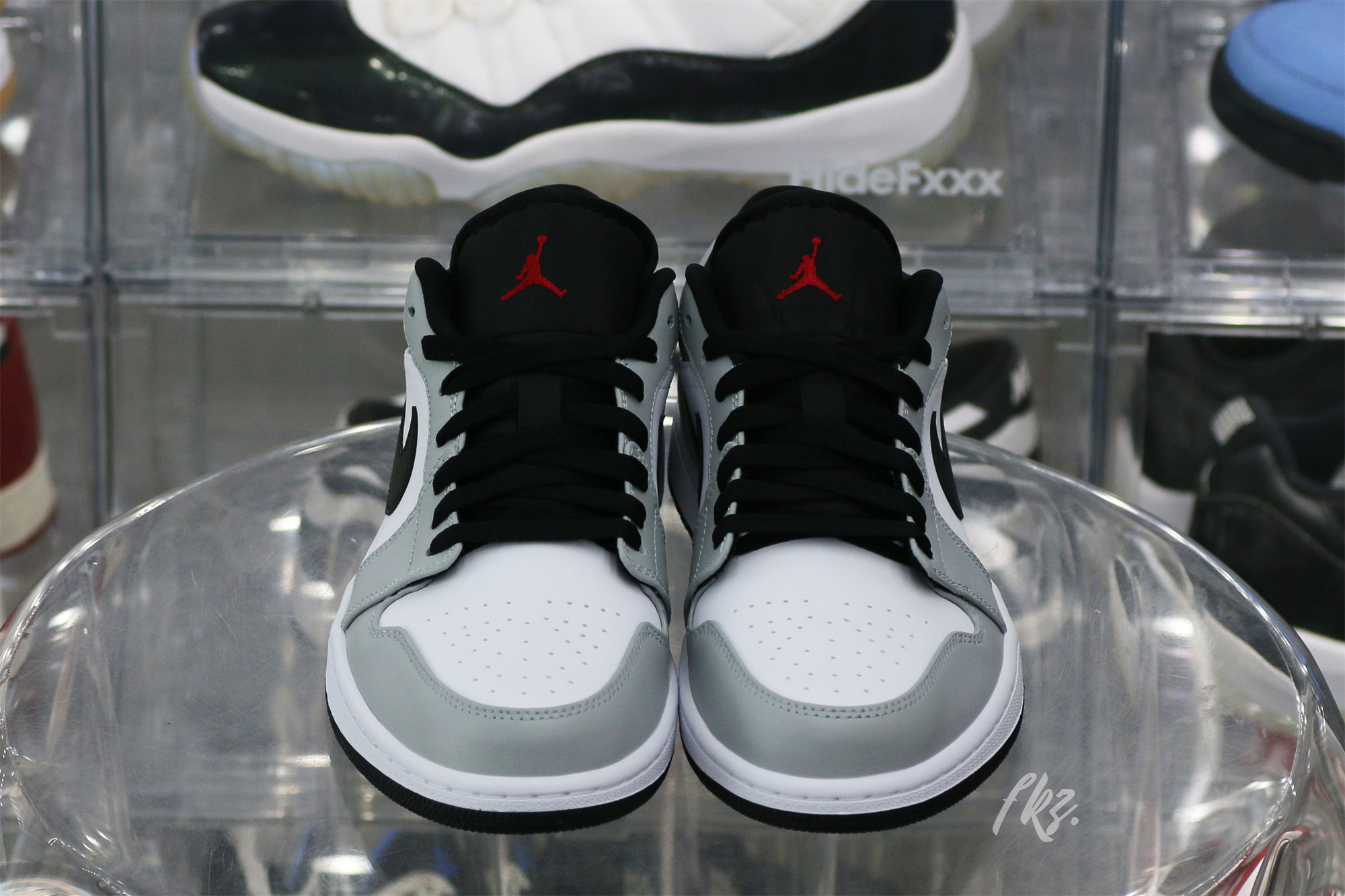 Air Jordan 1 Low Light Smoke Grey