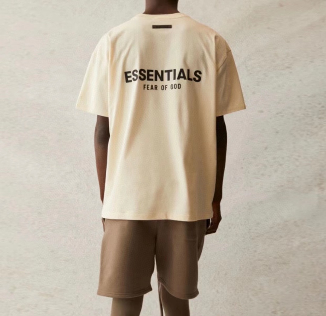 Essentials back silicone letter short sleeve