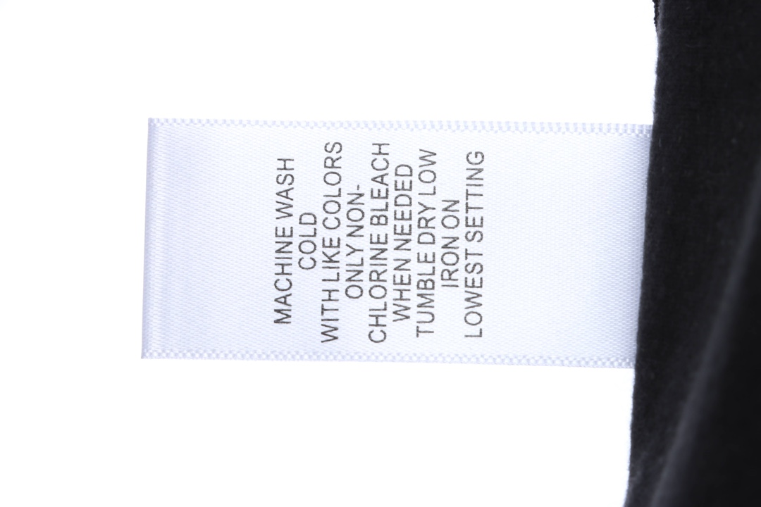 Essentials back silicone letter short sleeve