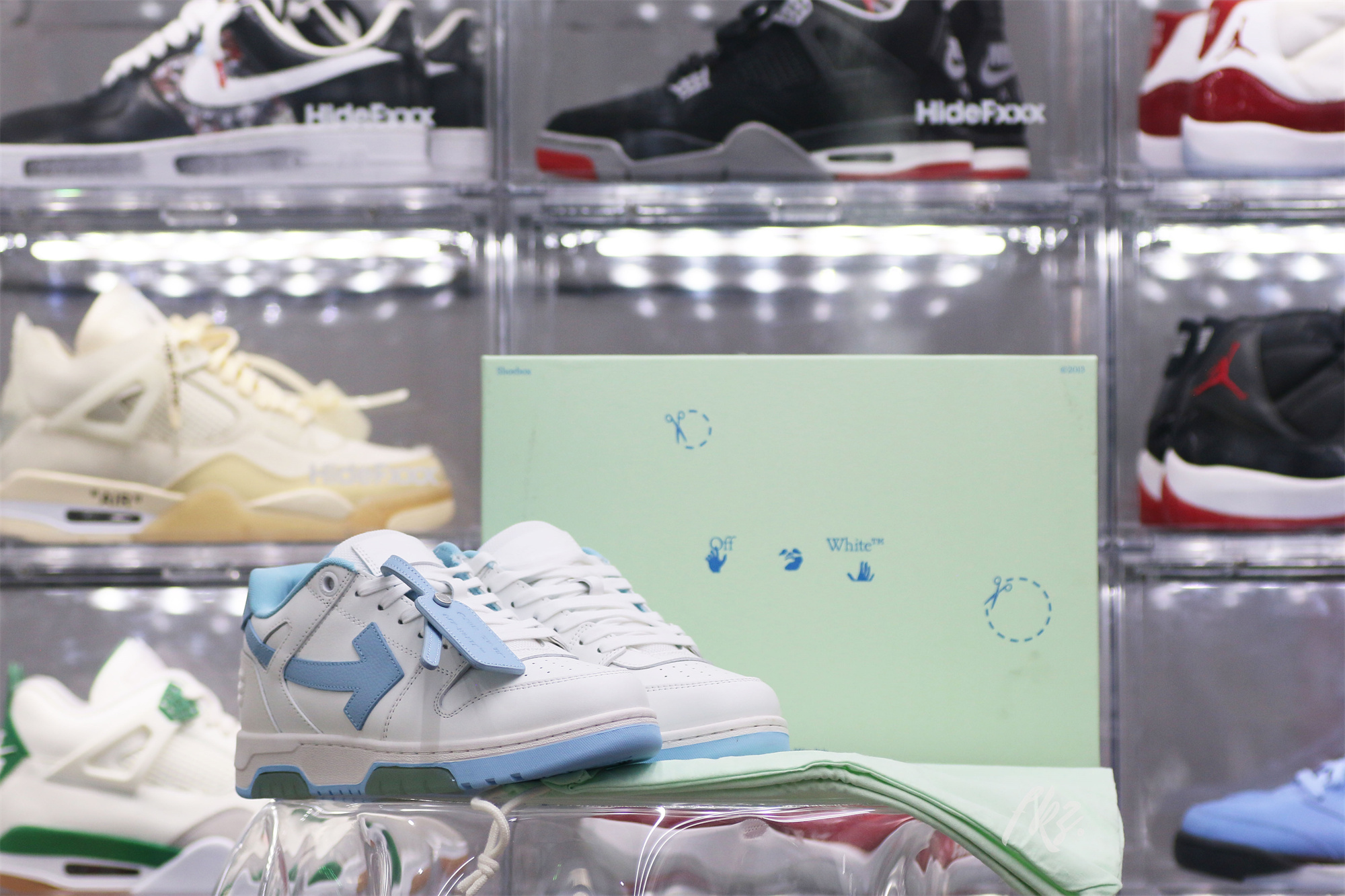 OFF-WHITE White & Blue Out Of Office Sneakers