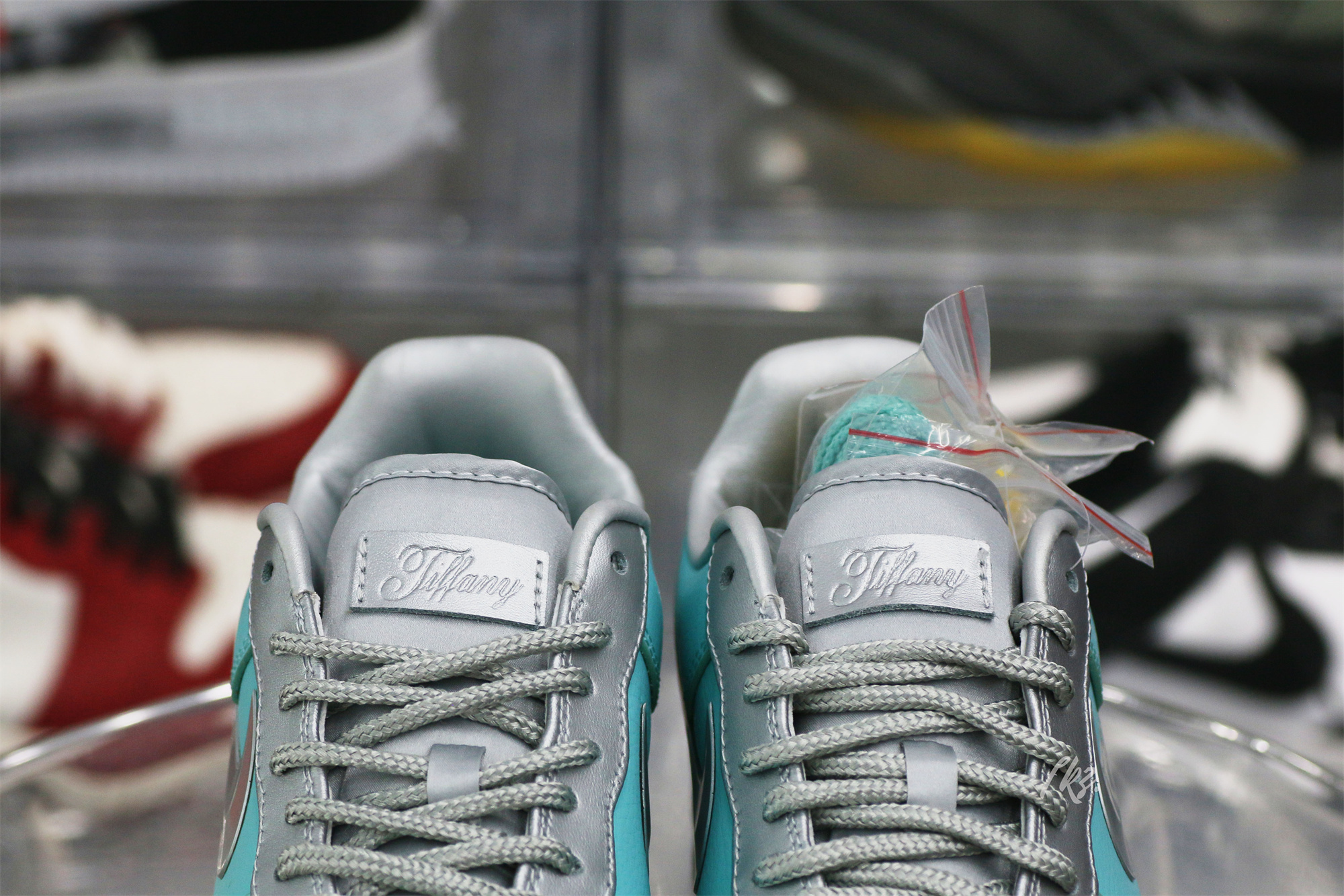 ππ₯π
π
πππ & ππ. Nike Air Force 1 Low 1837