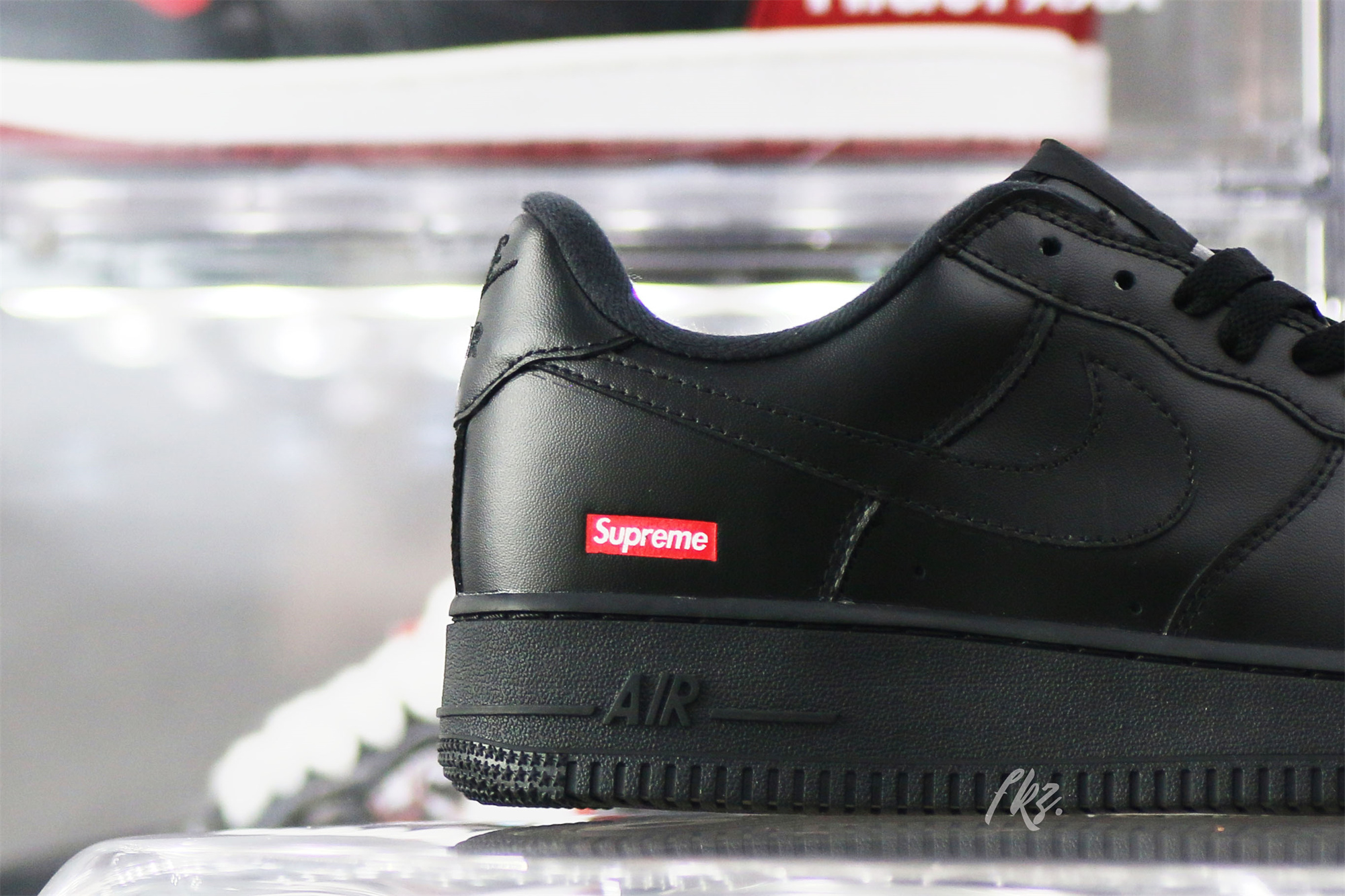 Nike Air Force 1 Low Supreme Black