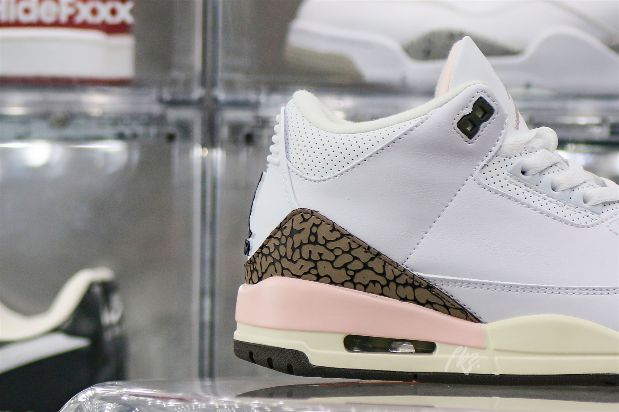 Air Jordan 3 Retro Neapolitan Dark Mocha