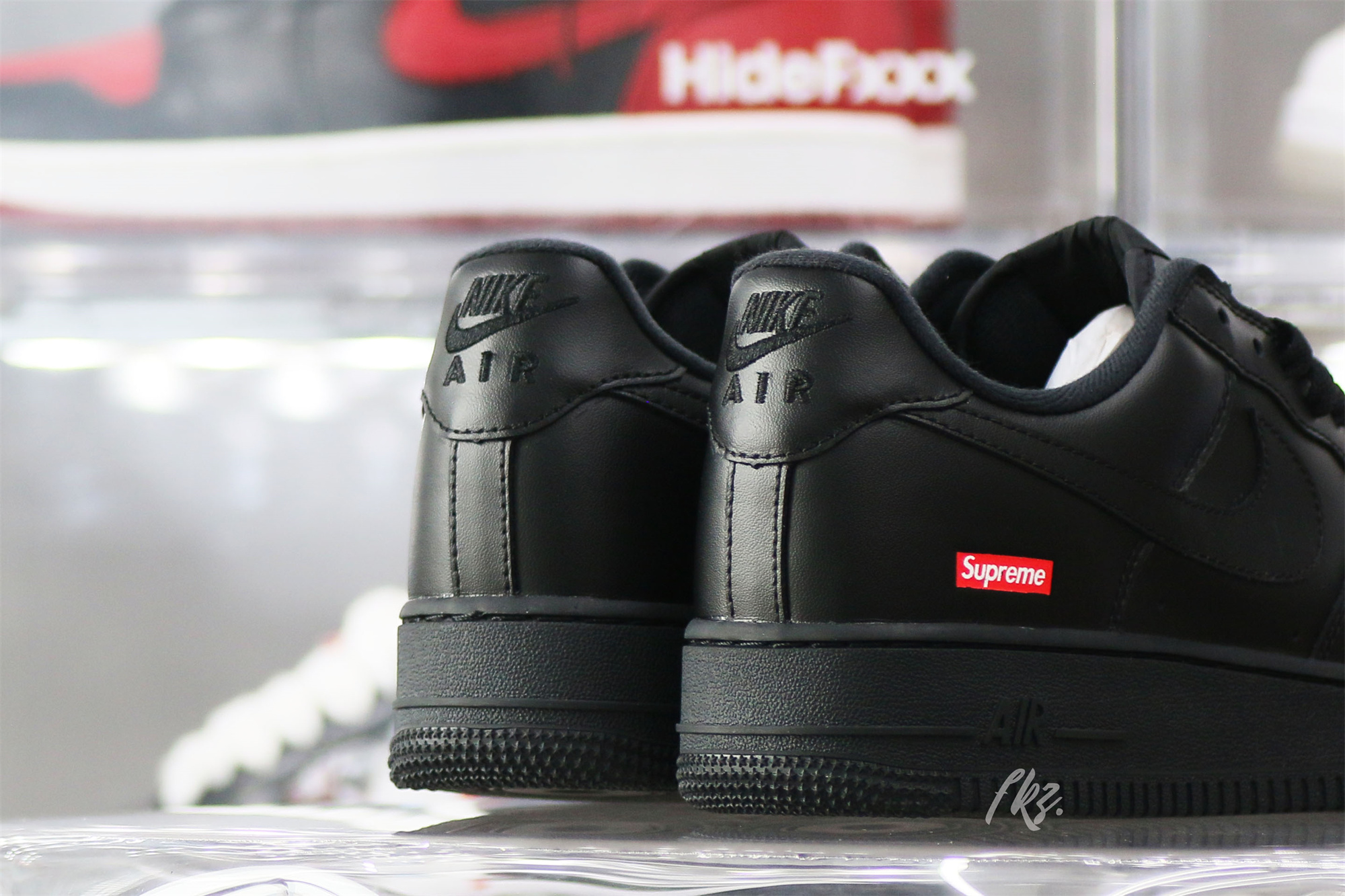 Nike Air Force 1 Low Supreme Black