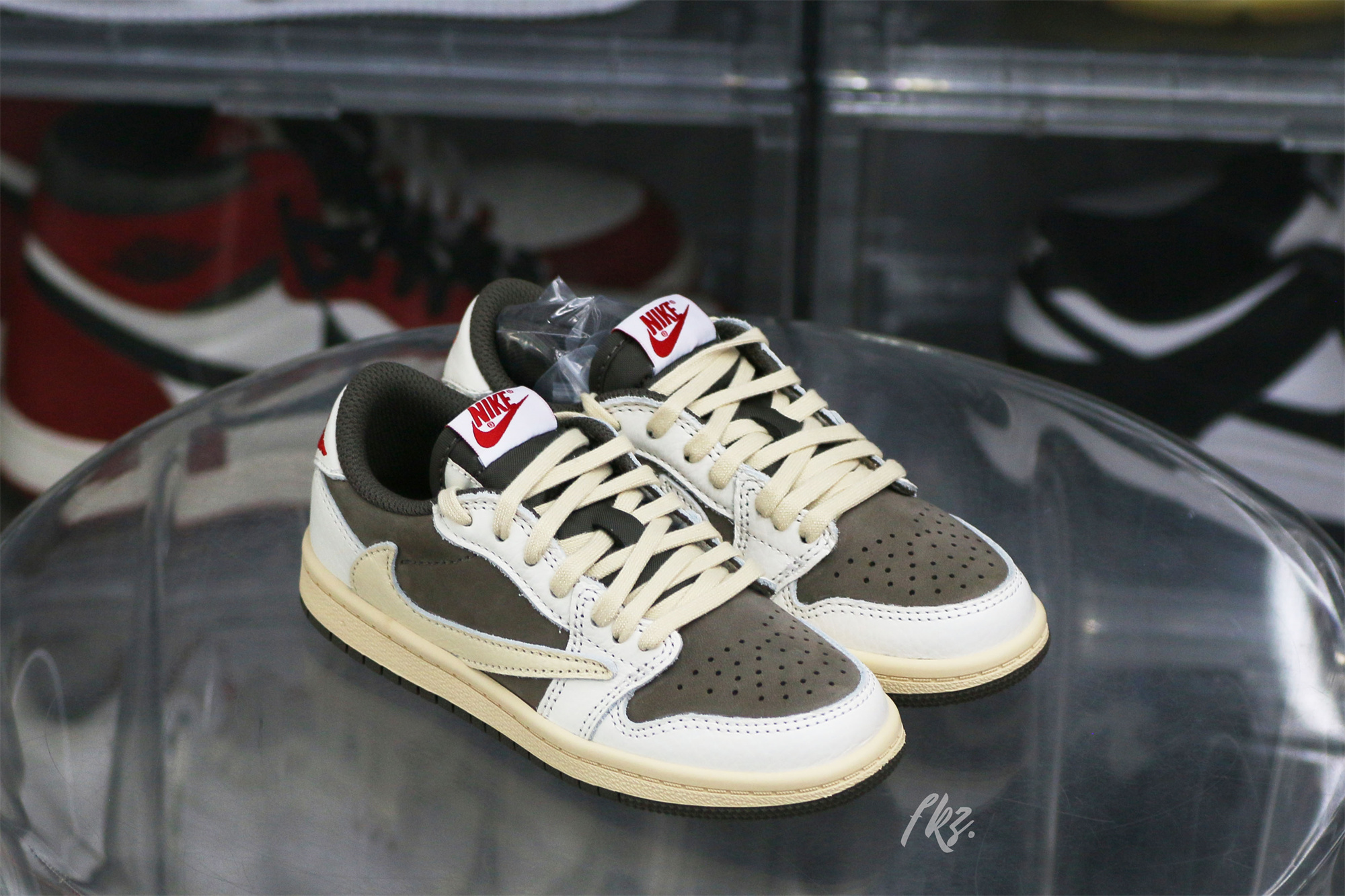 Travis Scott x Jordan 1 Retro Low OG SP Reverse Mocha Kid (LN5 A1)