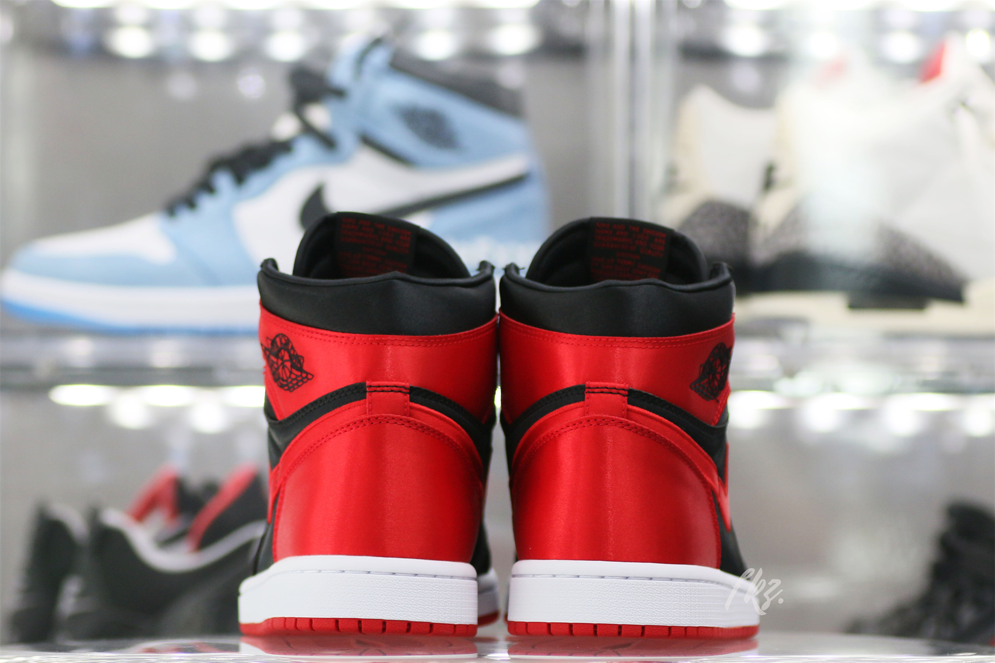 Jordan 1 Retro Satin Bred/Banned 2023 (LN5 A1)