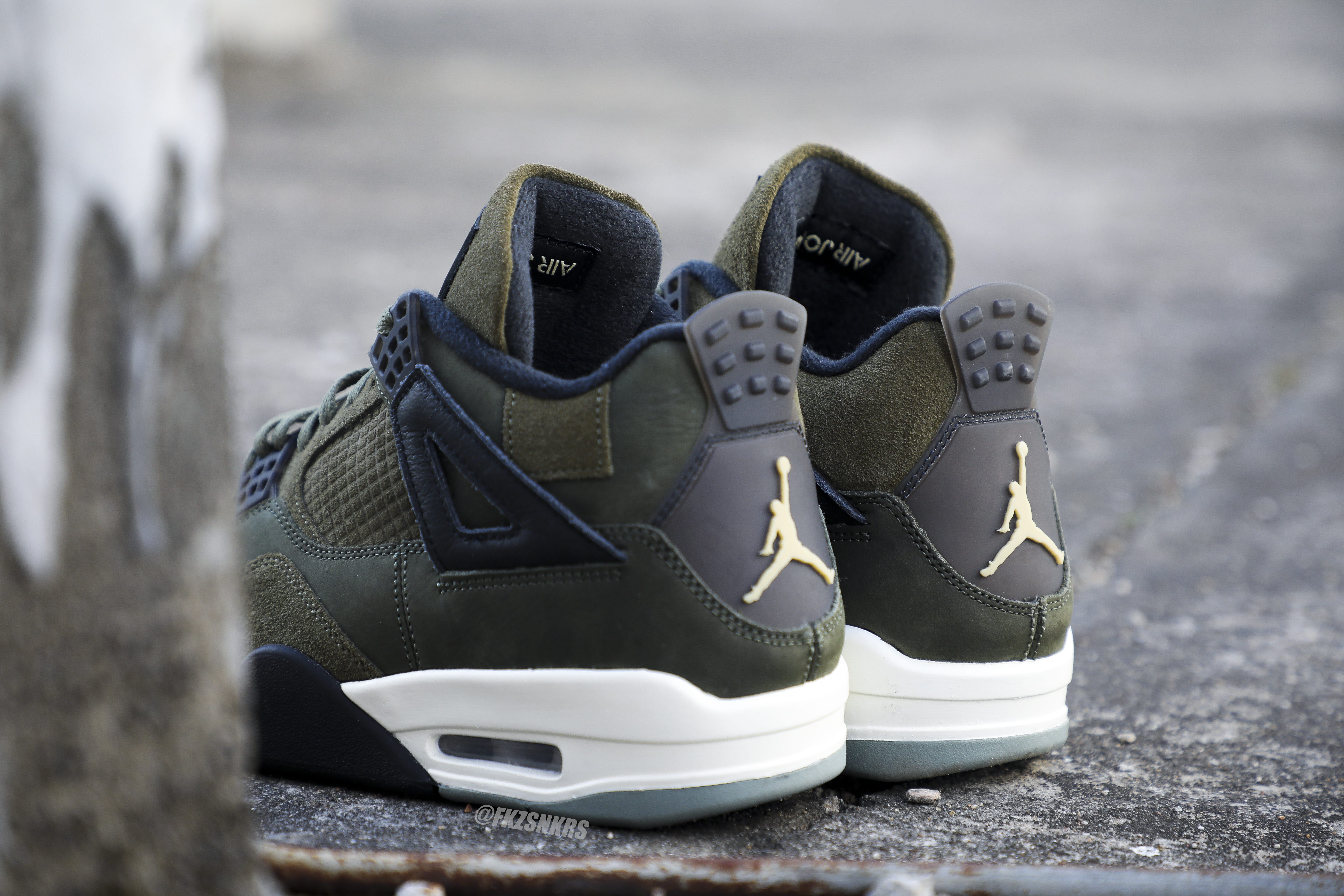 Air Jordan 4 Retro SE Craft Medium Olive (LN5 A1)